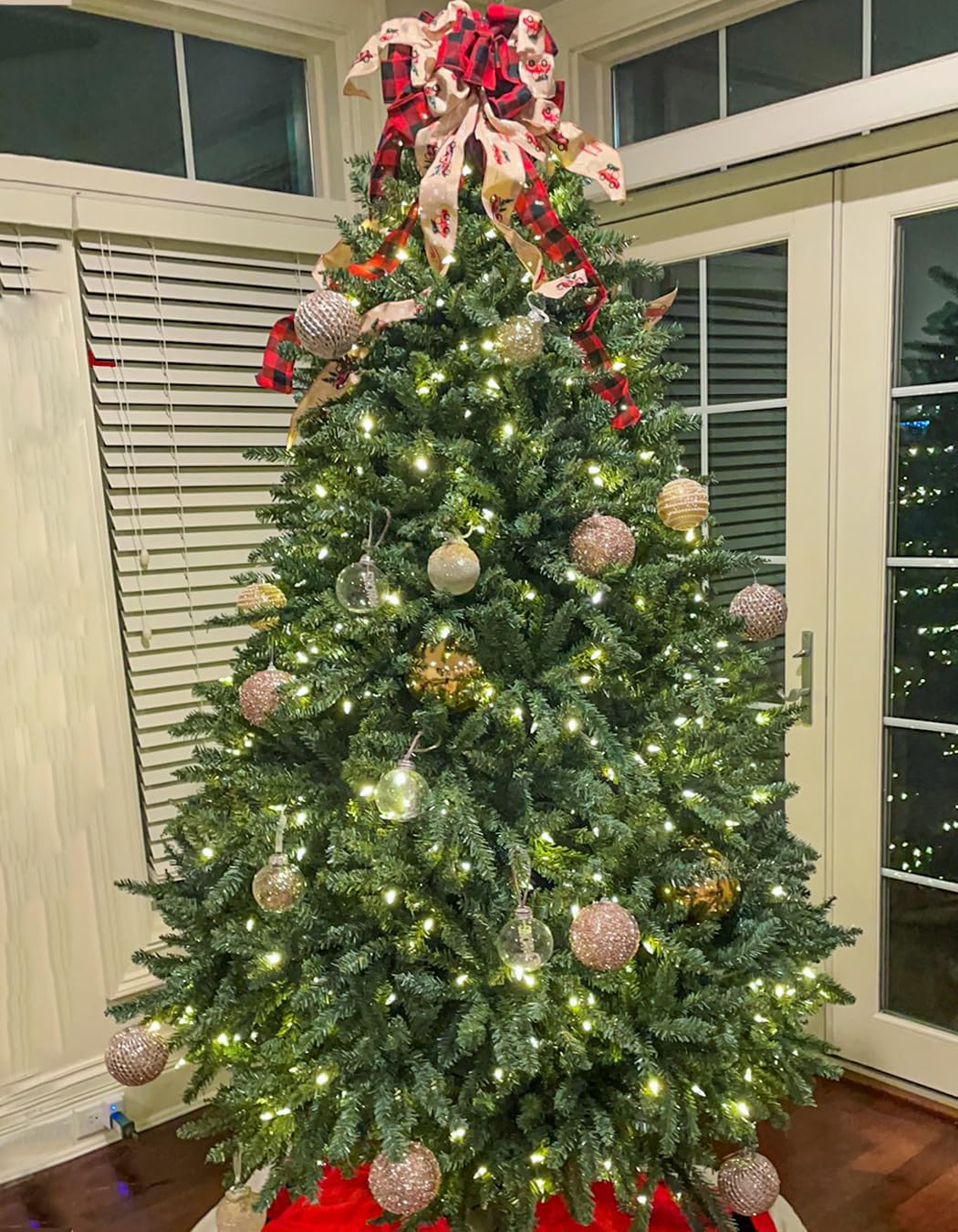 AMERZEST Árbol de Navidad artificial preiluminado de 6.5 pies de abeto azul de alta calidad con 700 luces transparentes, árbol de Navidad de abeto