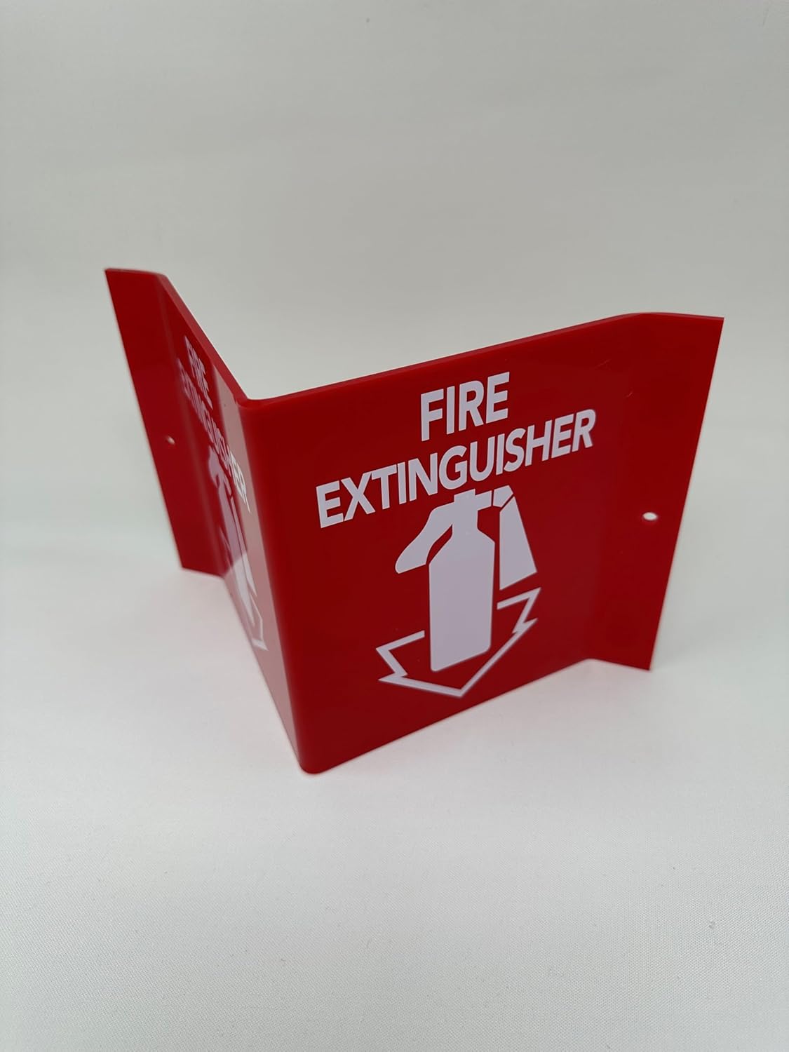 UNISHIELD Letrero estándar “V” de extintor de incendios de 9 pulgadas de ancho x 6 pulgadas de alto x 4 pulgadas de profundidad, blanco sobre rojo