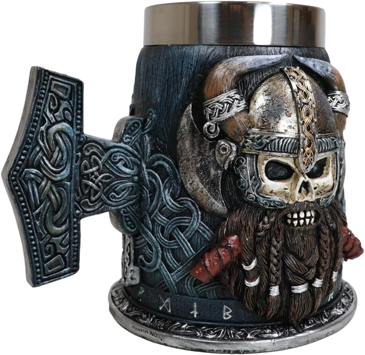 Ebros Gift Mitología nórdica gótica vikinga cráneo Ragnar Danegeld Warrior con casco de cuernos taza de café con martillo runa mango de nudos, taza