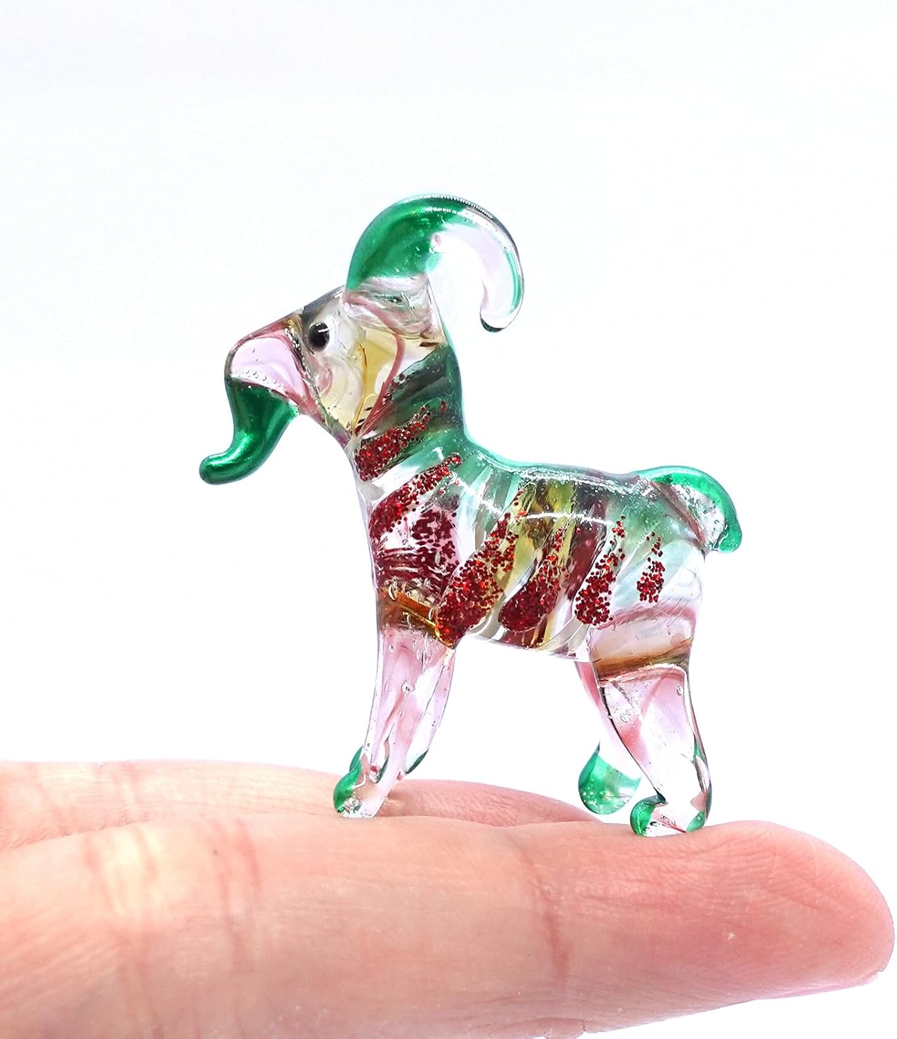 Sansukjai Figuras pequeñas de cabra animales soplados a mano, arte de vidrio, regalo coleccionable, decoración del hogar (rojo verde)