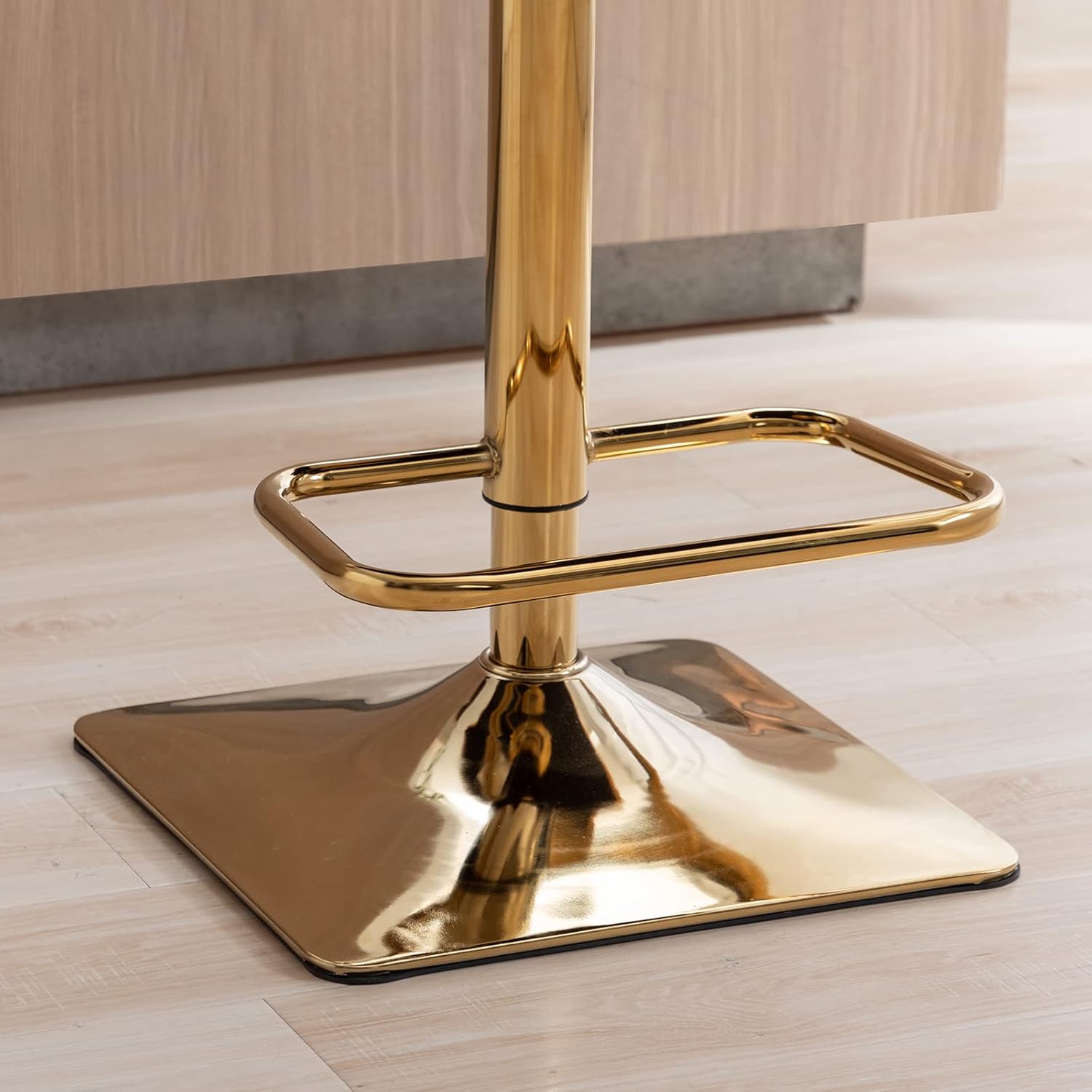 LZAREAL Juego de 2 taburetes de bar ajustables de terciopelo dorado, moderno taburete giratorio tapizado con respaldo copetudo y base dorada para
