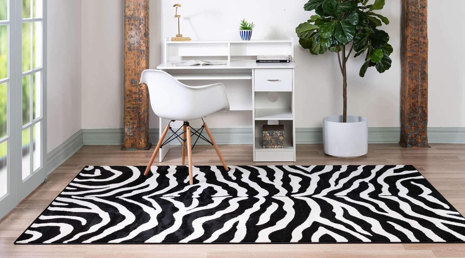 Unique Loom Wildlife Collection – Alfombra de área Okapi (7′ 1″ x 10′ Rectángulo NegroCrema)