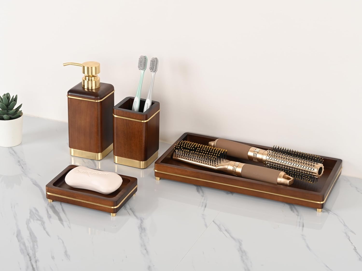 MIHIRO Juego de accesorios de baño de madera de acacia con dispensador de jabón de madera de tary, vaso de baño, jabonera, juego de accesorios de