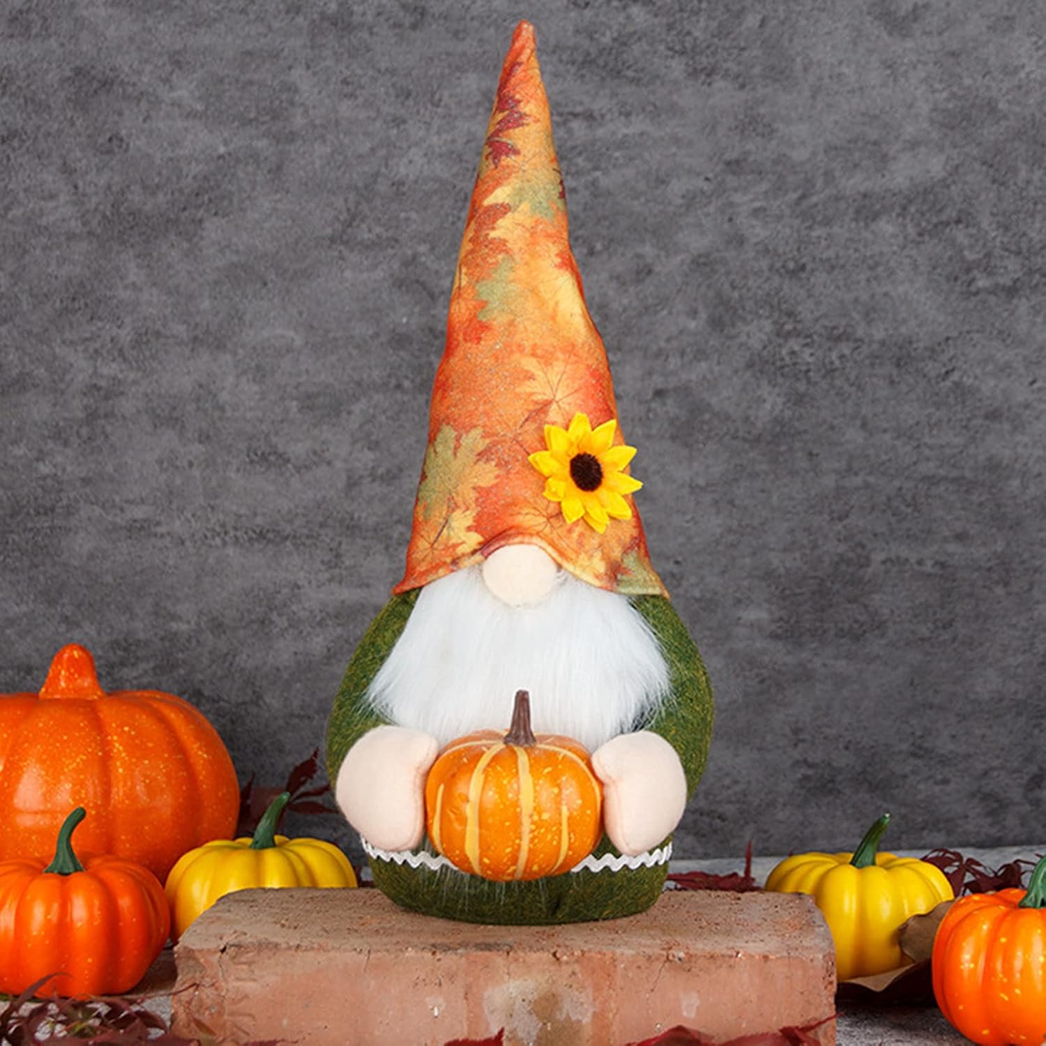 2 gnomos de otoño, hechos a mano, gnomos suecos Tomte que sostienen una calabaza, gnomos de Acción de Gracias, figuras de Tomte de otoño, decoración