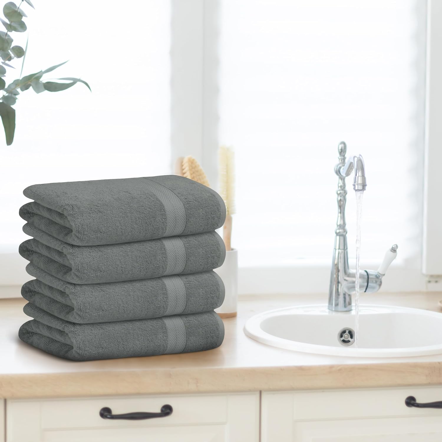 Avalon Towels Juego de 4 toallas de baño, 100% algodón de 21.16 ozm, ligeras y altamente absorbentes, toalla de secado rápido, sensación suave, 27 x