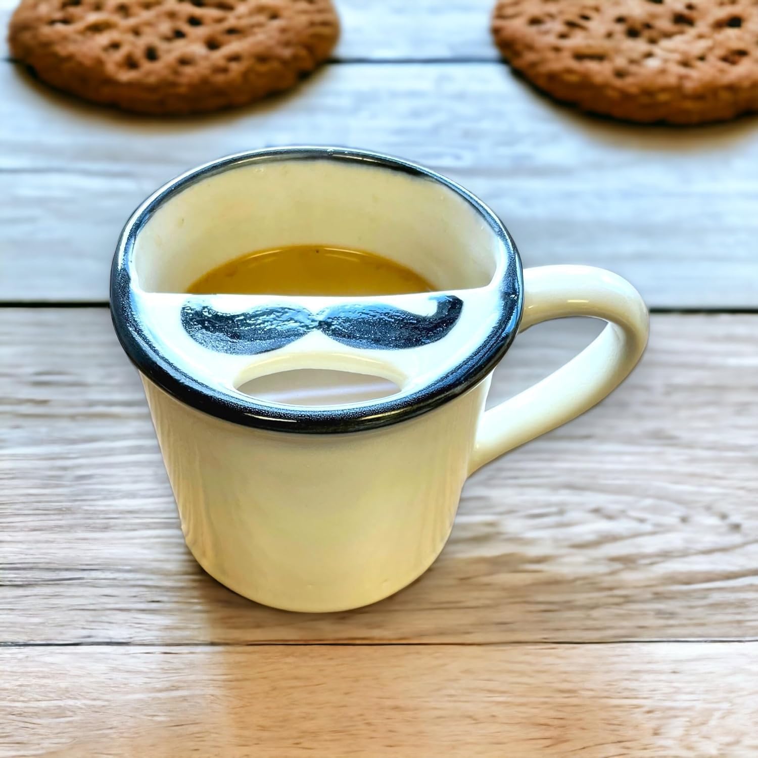 Taza con protector de bigote  Protege tu bigote del café, té y otras bebidas  Gres premium  Hecho a mano por artesanos en los Estados Unidos
