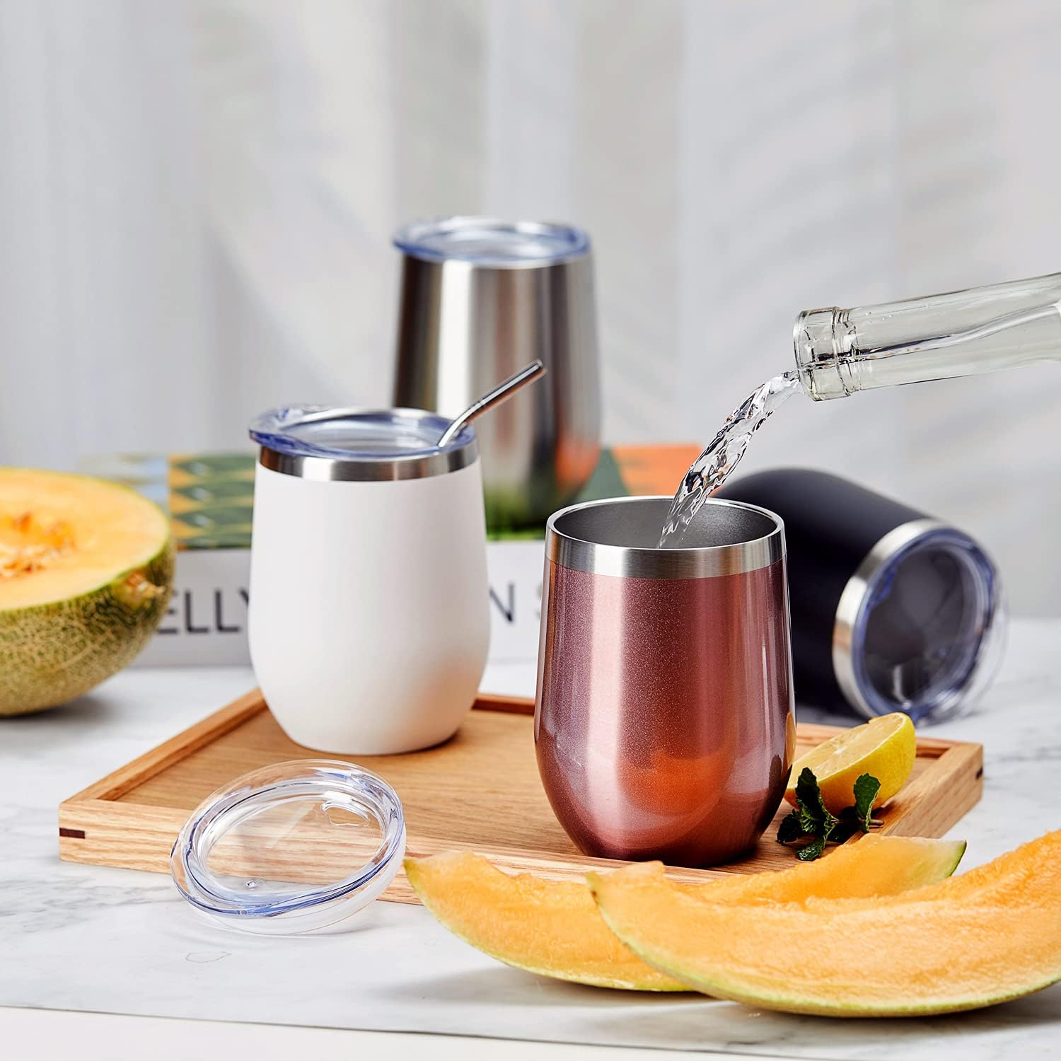 COMOOO Vaso de vino de acero inoxidable con tapa y pajita, vaso de viaje de doble pared aislado al vacío de 12 onzas para café, vino, cócteles,