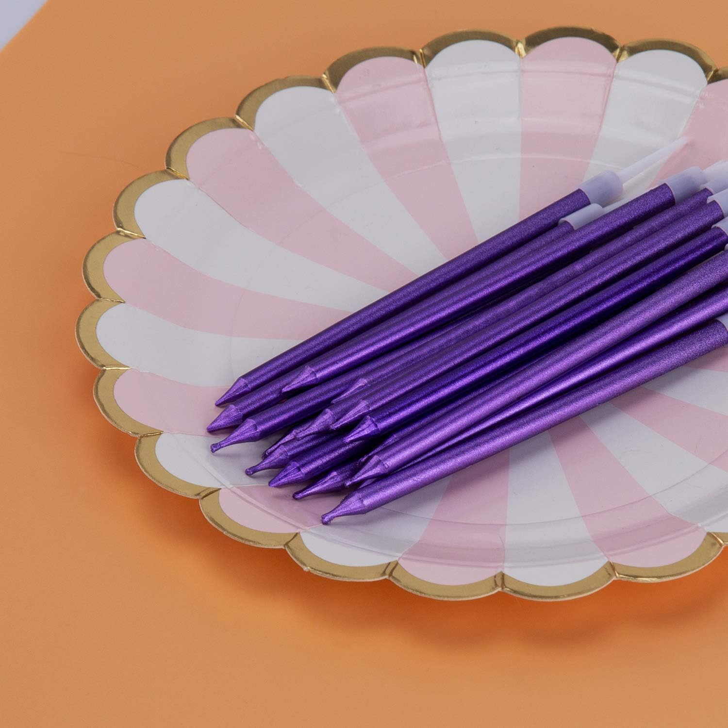 LUTER Velas metálicas de cumpleaños en soportes morados, velas altas para pastel de cumpleaños, velas largas y delgadas para decoración de