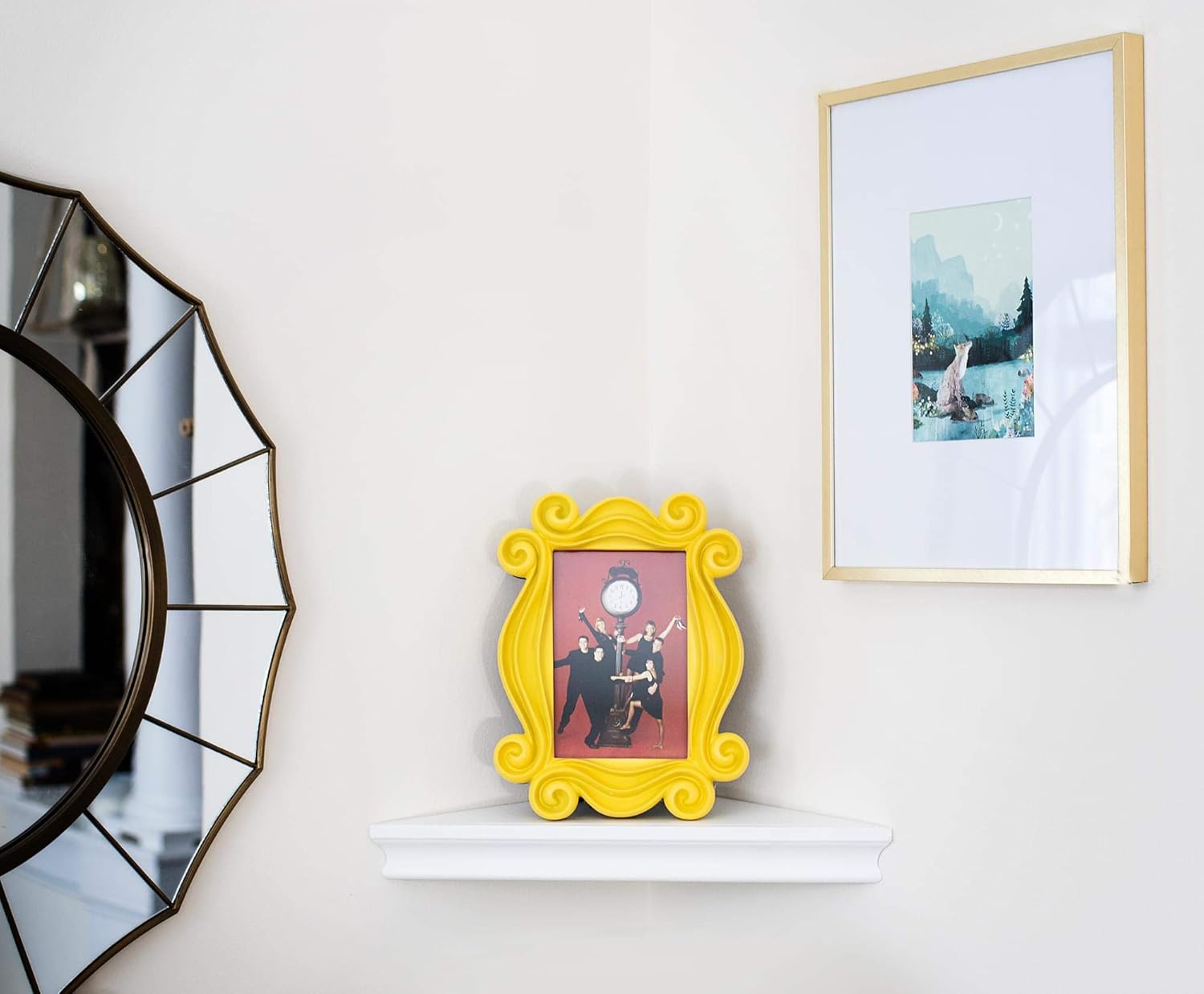 Ukonic Friends – Marco de fotos de poliresina para puerta amarilla con soporte, para colgar fotos, decoración del hogar para escritorio, pared de