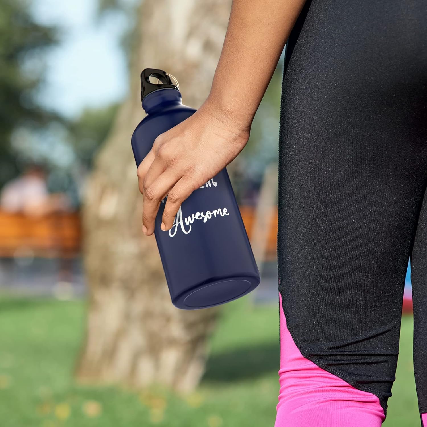 Botella de agua de aluminio ligera a prueba de fugas con tapa para gimnasio, campamento, senderismo (estilo clásico, 20 onzas)