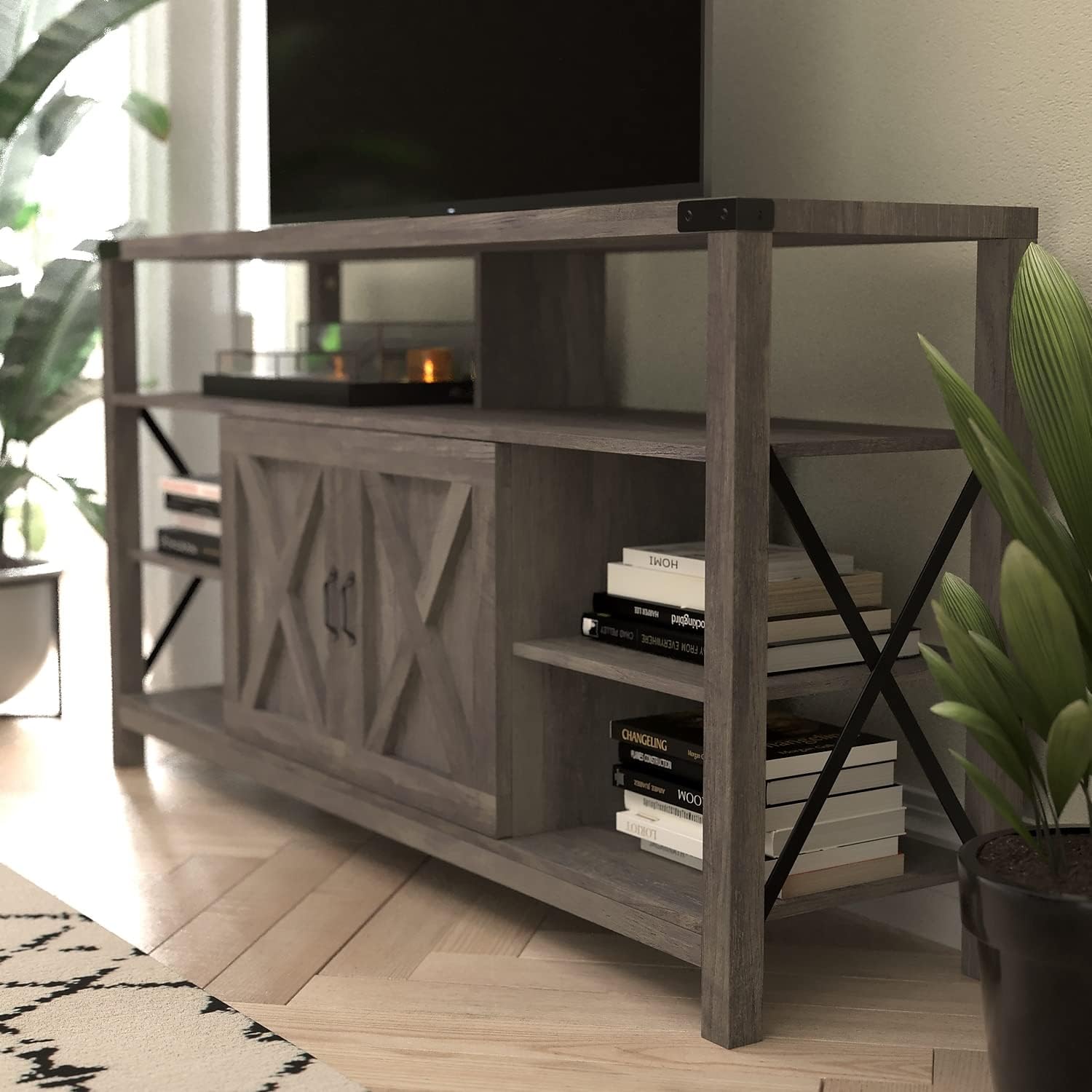 Flash Furniture Wyatt – Mueble de TV alto y moderno de 60 pulgadas, gabinete de consola gris costero, estante central ajustable, estantes fijos para