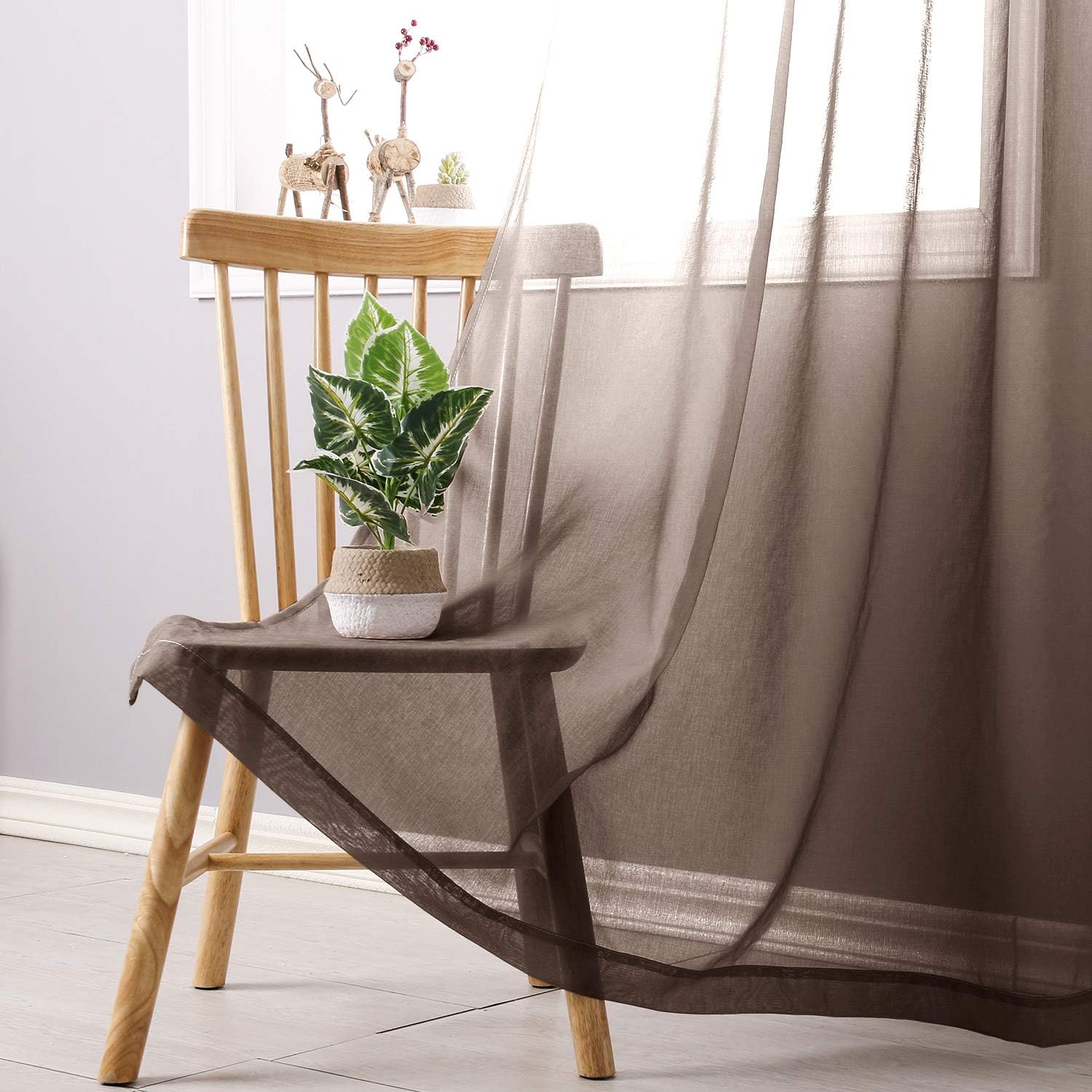 DWCN – Cortinas traslúcidas con ojales.