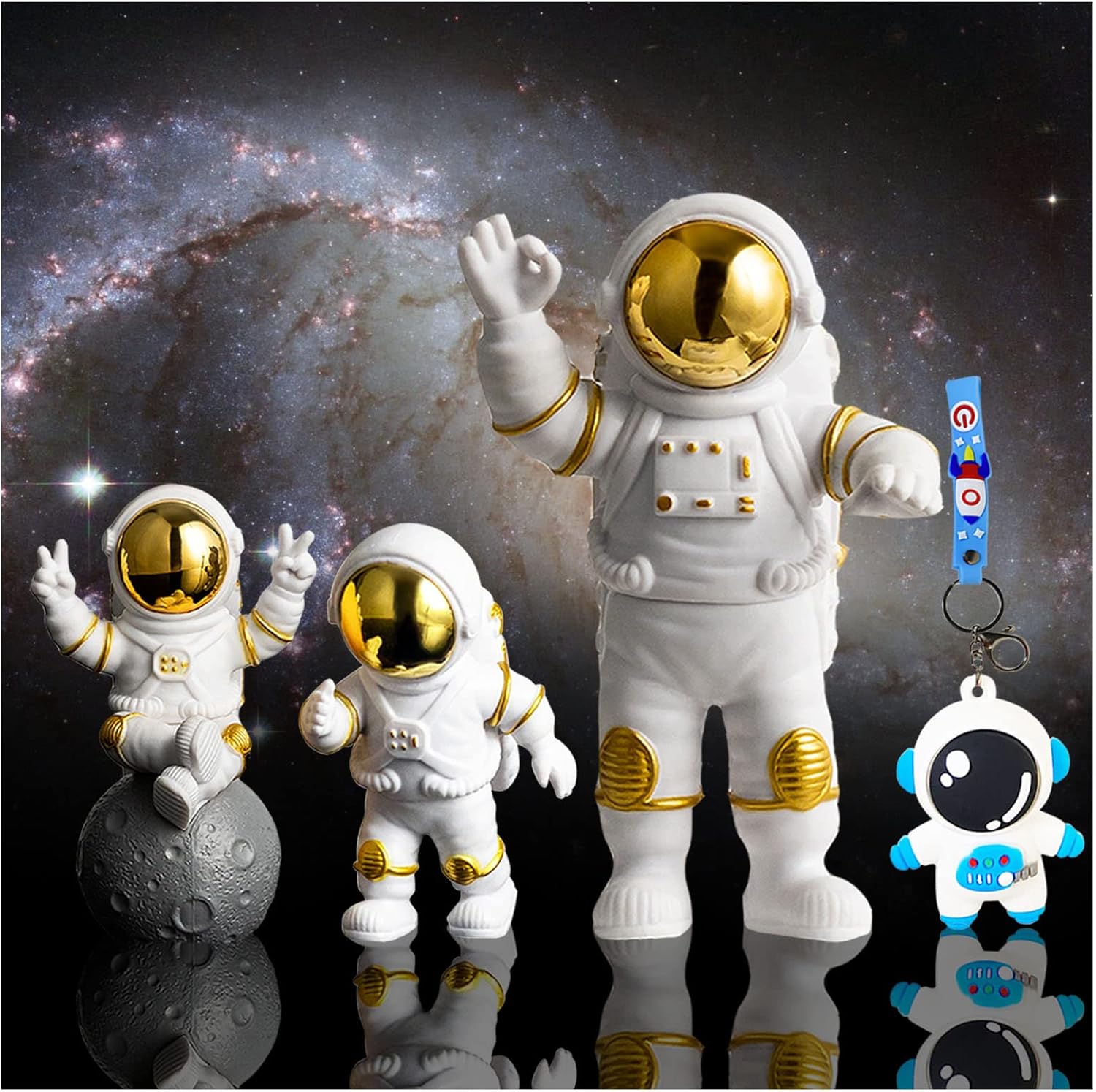 WINUSD Juego de 4 adornos dorados de estatua de astronauta de poliresina, decoración de 3 piezas de espejo y 1 llavero para habitación, automóvil,