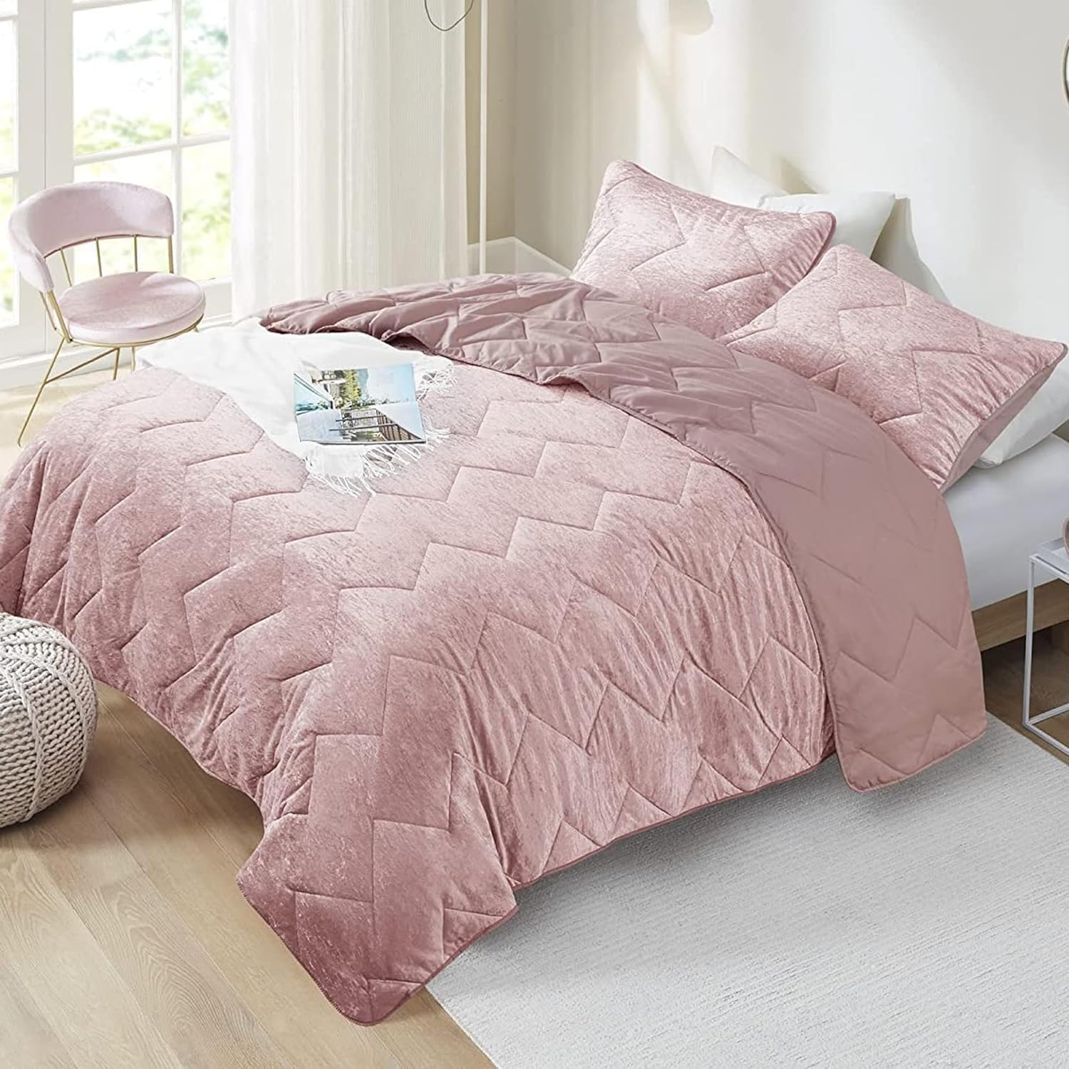 Comfort Spaces Juliette Luxe – Juego de edredón de terciopelo suave, microfibra inversa ligera para todas las estaciones, fundas a juego, tamaño