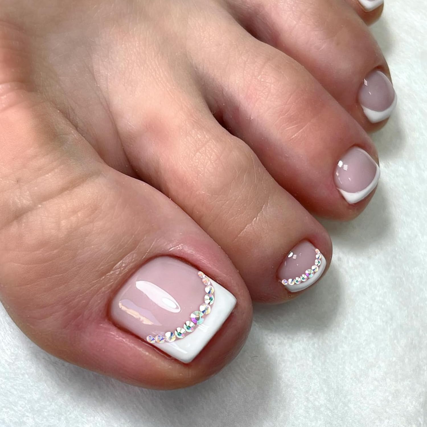 Xcrear – Juego de uñas postizas a presión francesas blancas con purpurina, uñas medianas y con pegamento, uñas postizas medianas y falsas, uñas