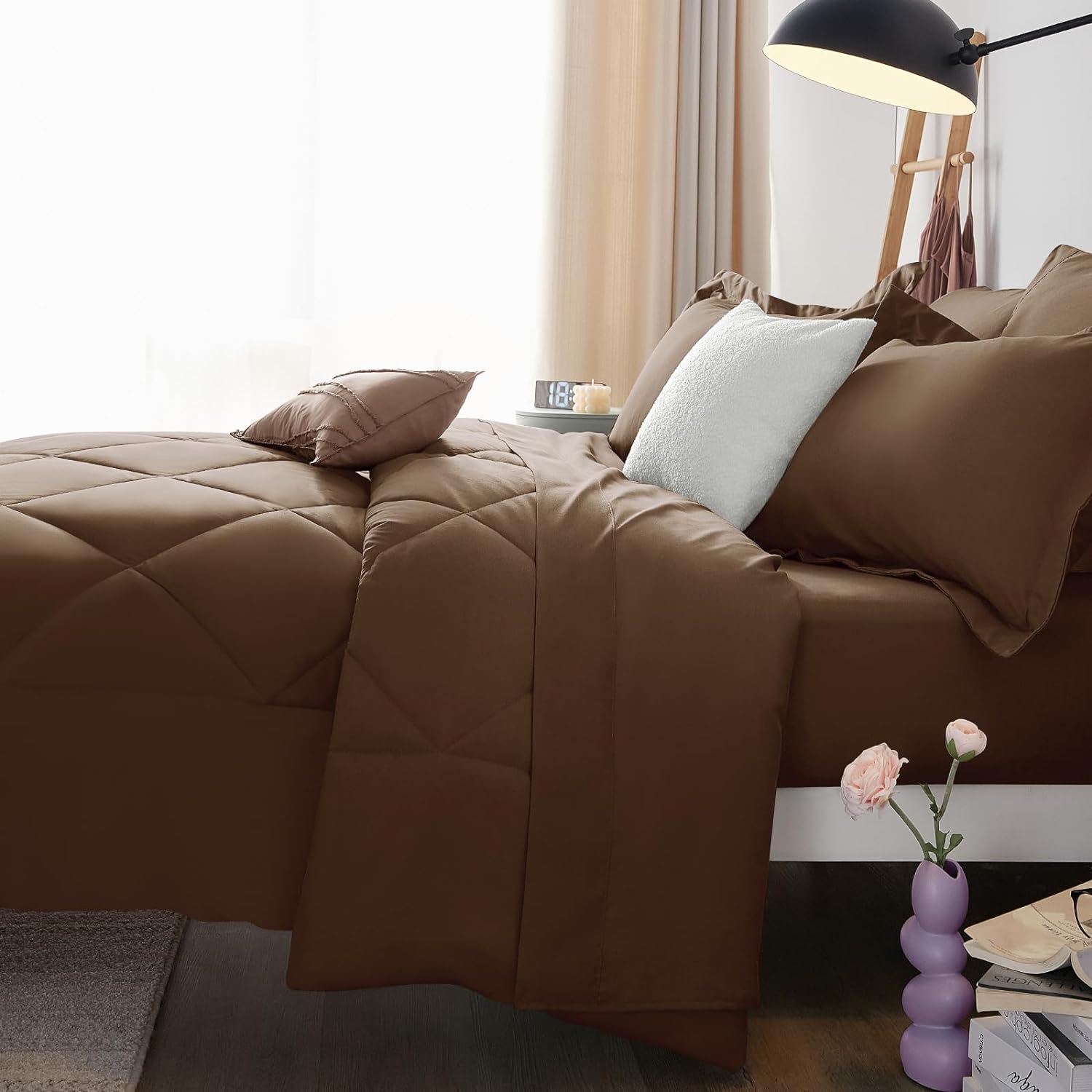 CozyLux Juego de edredón King con sábanas de 7 piezas, ropa de cama en una bolsa, color marrón, para todas las estaciones, con edredón, fundas de