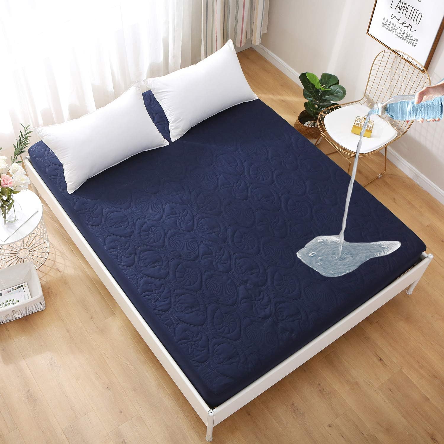 DuShow Protector de colchón impermeable tamaño King, color azul marino, acolchado, funda de colchón estilo sábana bajera ajustable de 18 pulgadas de