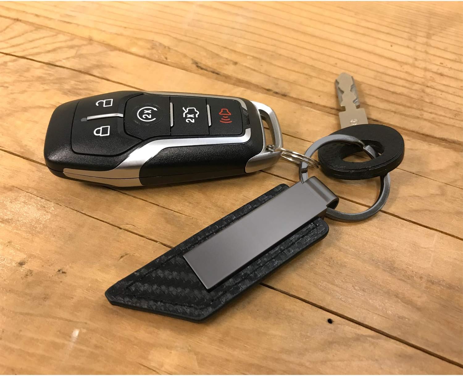 Compatible con Ford F-150 Gunmetal Negro Gris Metal Fibra de Carbono Textura Negro Cuero Llavero