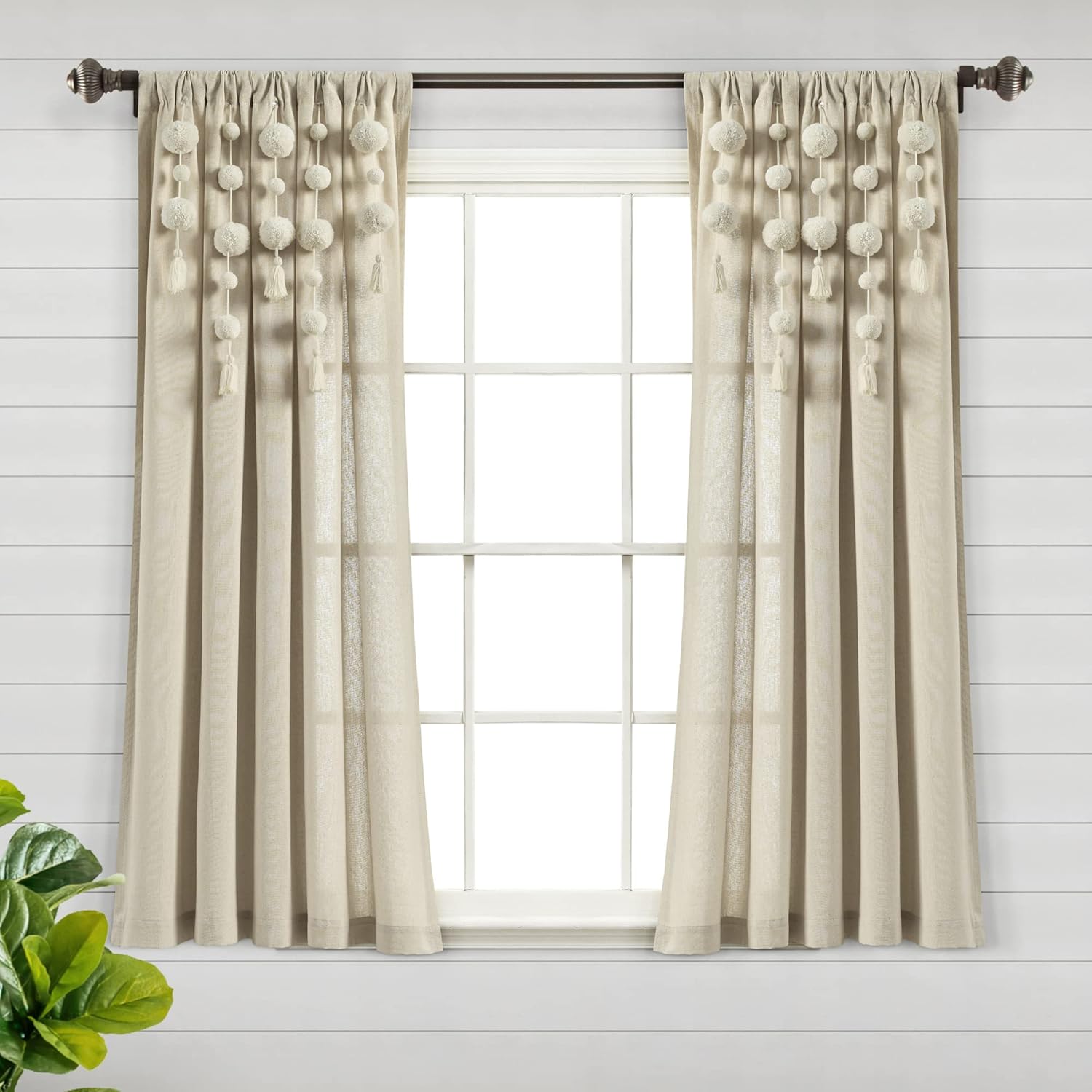 Lush Decor Panel de cortina de lino con borlas bohemias con pompones (panel individual), 63 pulgadas de largo x 52 pulgadas de ancho, lino oscuro
