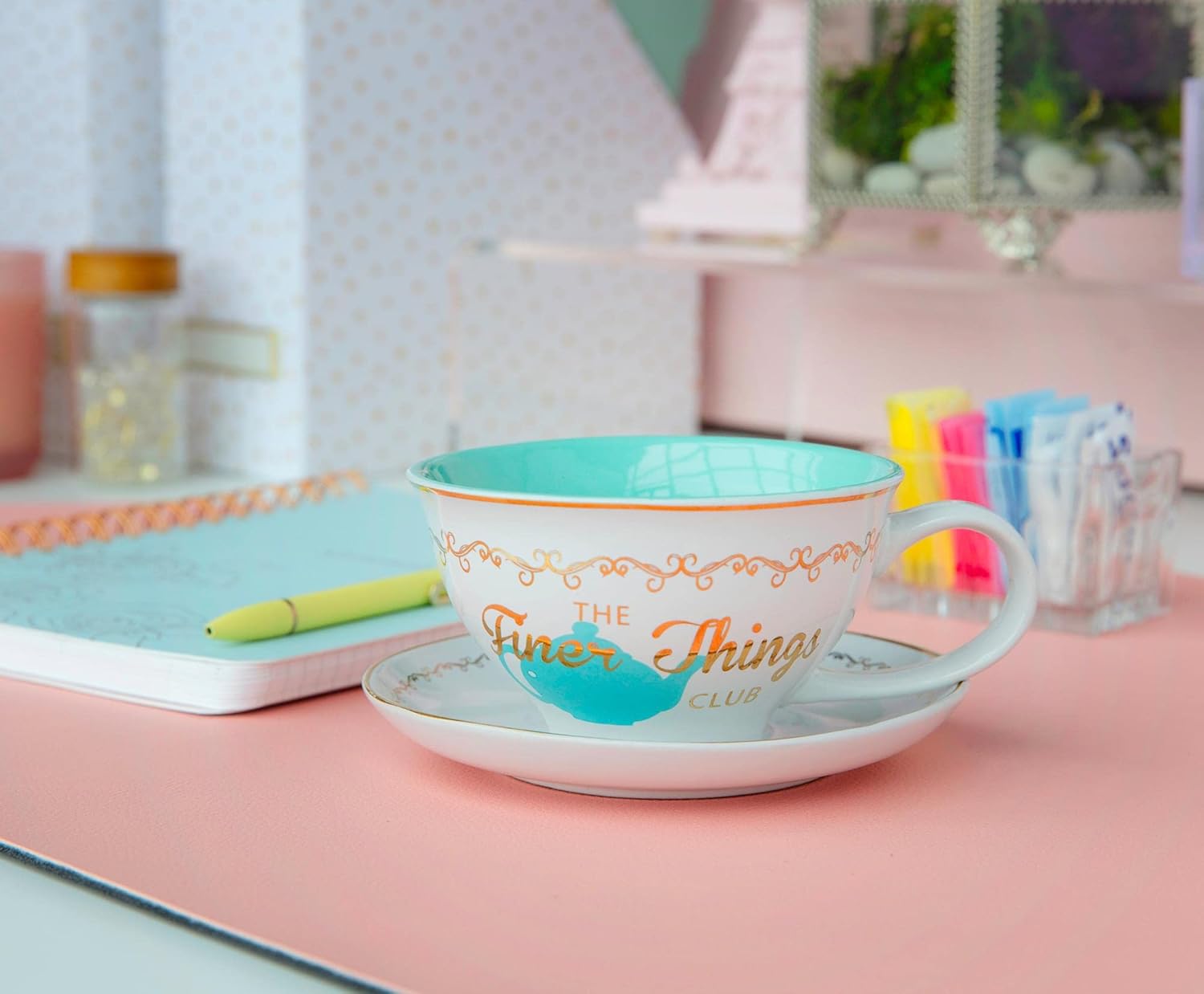 Silver Buffalo The Office Finer Things Club Tea Gold Foil – Taza de té y platillo de cerámica en caja, 12 onzas