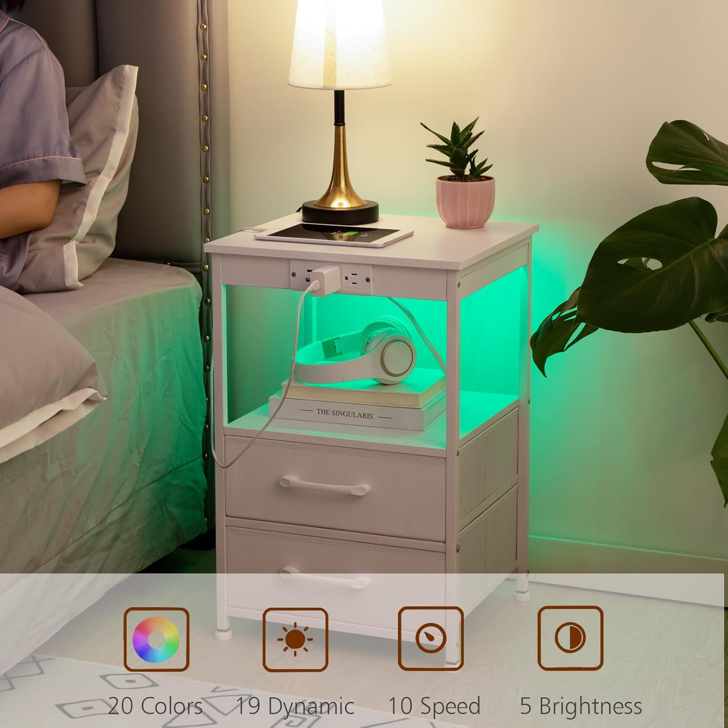 LOAKEKEL Juego de 2 mesitas de noche blancas con estación de carga, mesas auxiliares LED con puerto USB C y tomas, mesita de noche con 2 cajones de