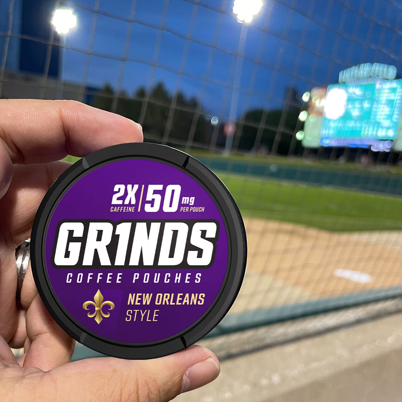Grinds Bolsas de café  6 latas de Nueva Orleans  Fabricado en los Estados Unidos  18 bolsas por lata  2 x cafeína 1 bolsa equivalente. 12 taza de