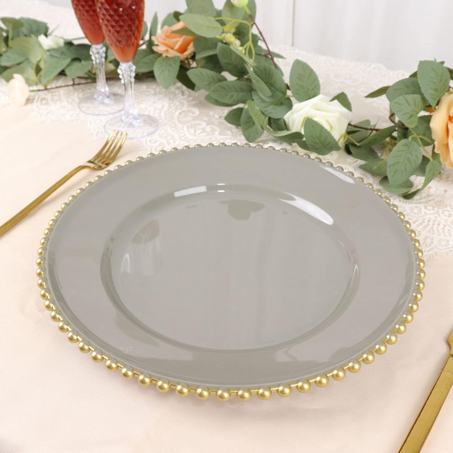 Efavormart – Paquete de 6 platos de carga redondos con borde de cuentas de plástico acrílico gris carbóndorado de 12 pulgadas