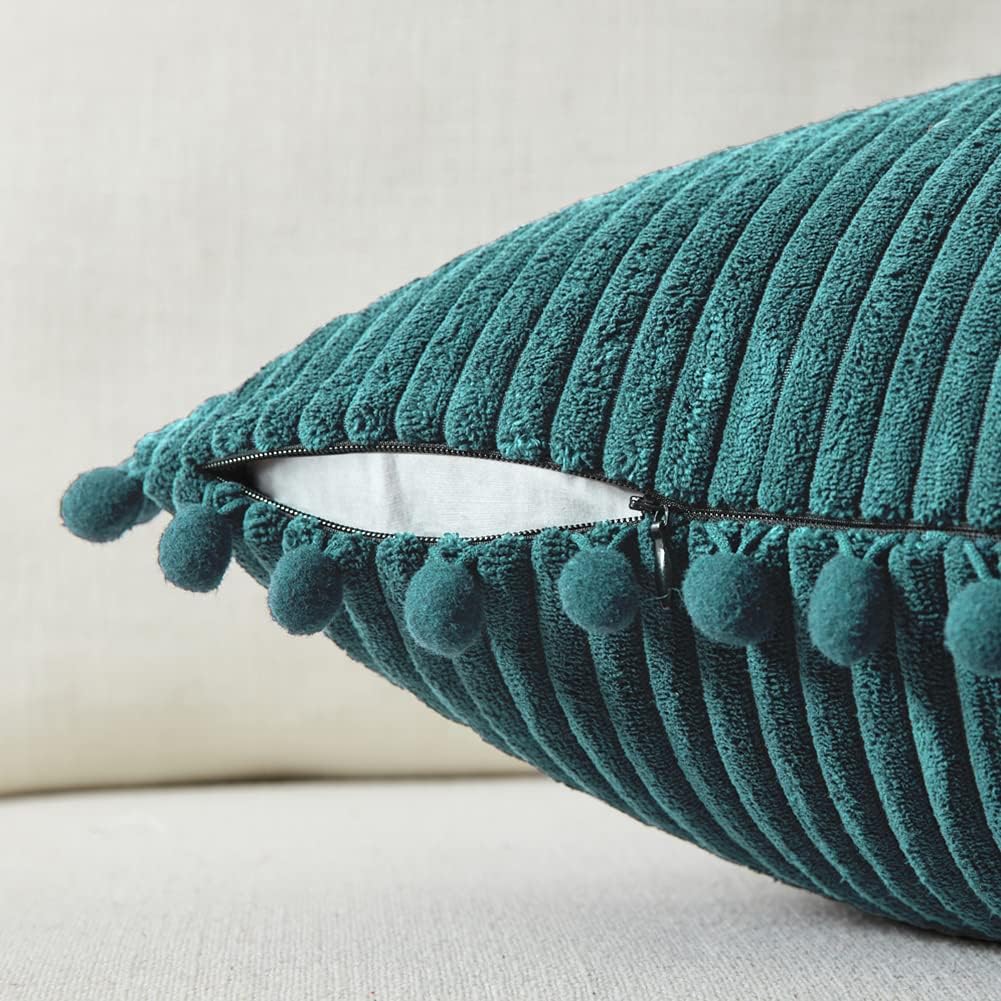 Fancy Homi Paquete de 2 fundas de almohada decorativas color verde azulado de 16 x 16 pulgadas con pompones para sala de estar, sofá y dormitorio,