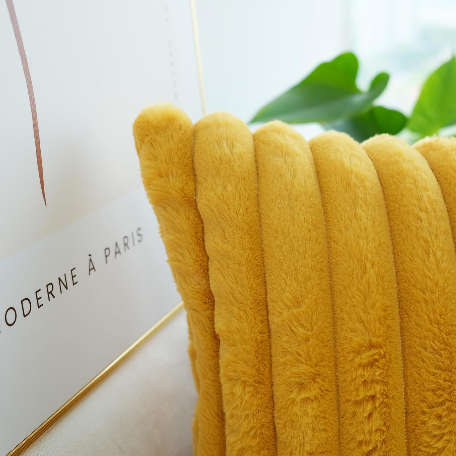JOJUSIS Paquete de 2 fundas de almohada decorativas de felpa de pelo sintético para sofá, fundas de almohada suaves (amarillo mostaza, 12 x 20