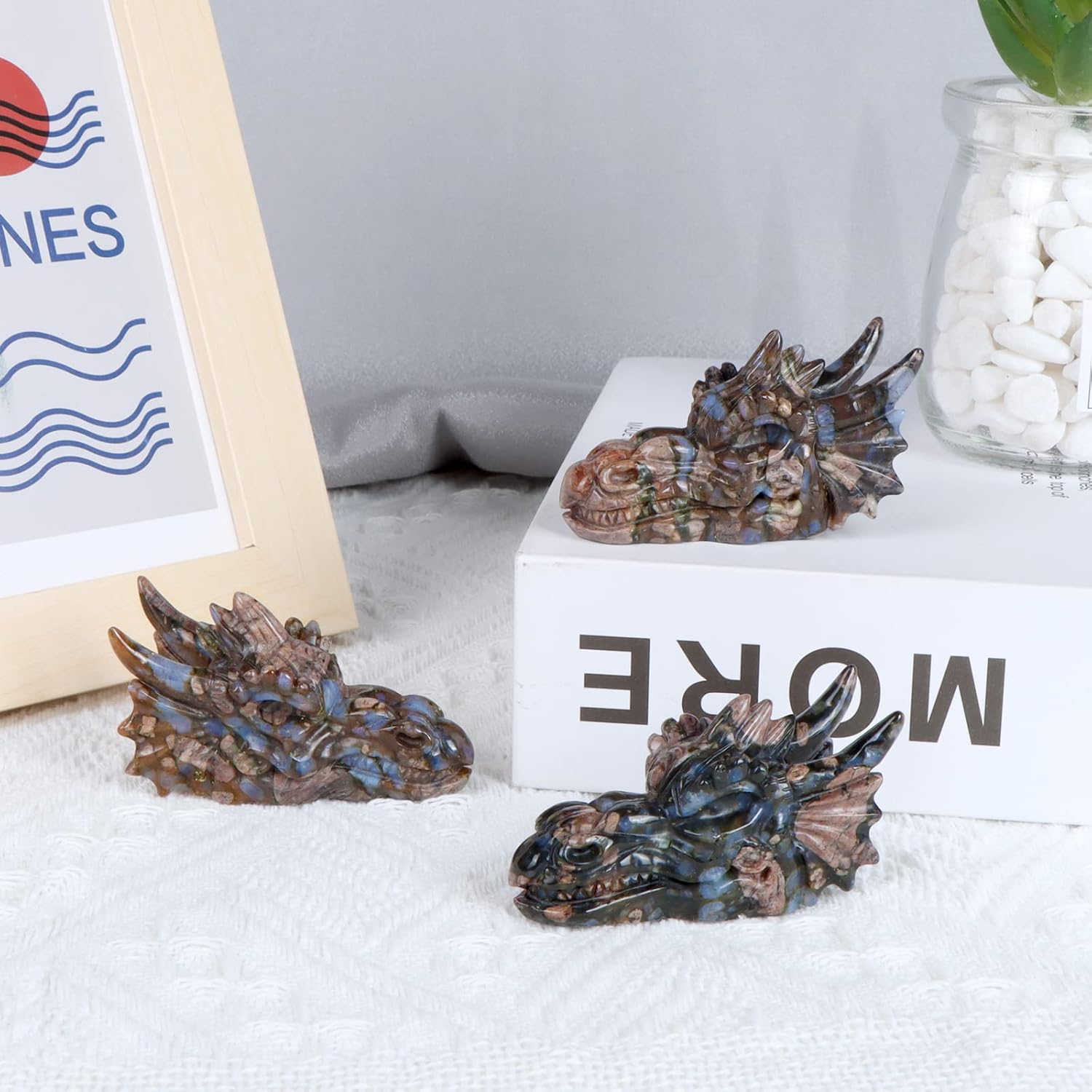 Artistone Piedra de glaucophane con cabeza de dragón y calavera tallada con anfíbole azul, estatua de dragones de cristal, figuras de piedra
