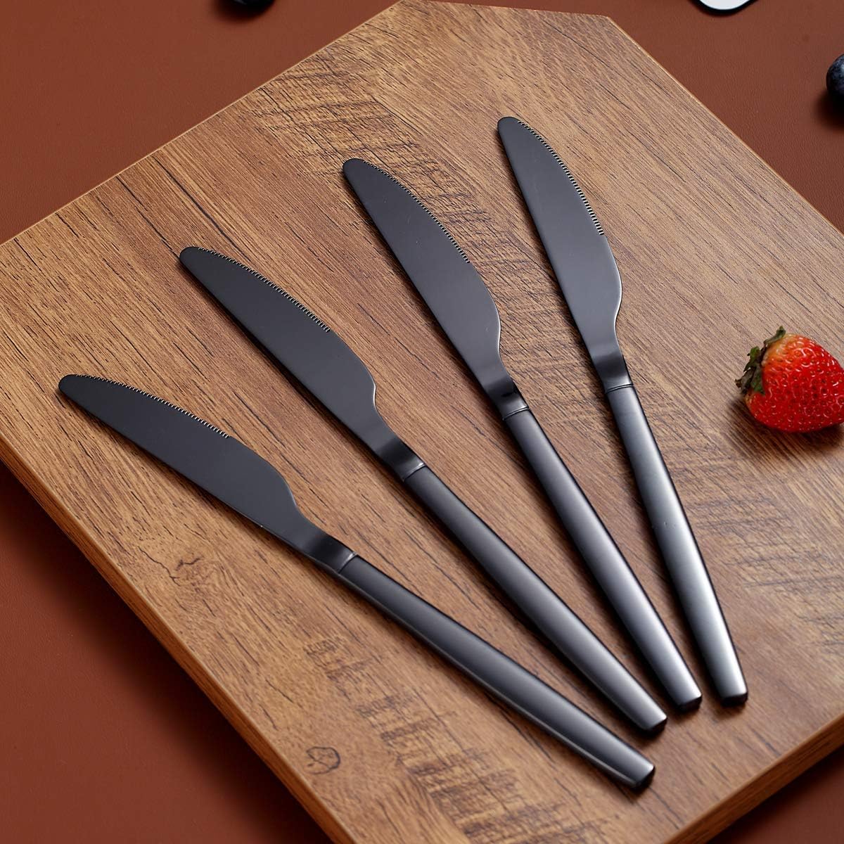 Berglander Juego de 4 cuchillos de cena negros, cuchillos de cena de acero inoxidable chapado en negro brillante de titanio, cuchillos de mesa,