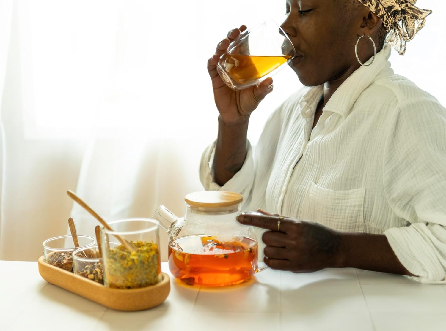 JusTea PEPPERMINT DETOX  Té de hierbas de hojas sueltas  Lata con cuchara de té tallada a mano  Más de 40 tazas (1.6 onzas)  Sin cafeína  Ganador de