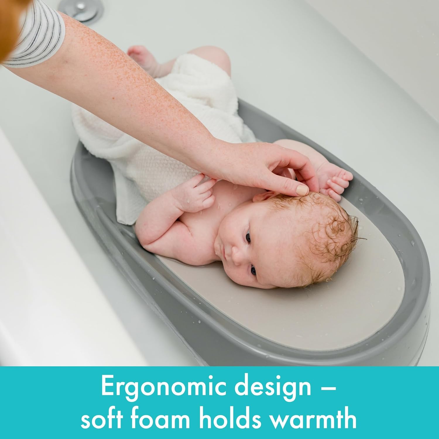 The First Years Sure Comfort Renewed – Asiento de baño para bebé con 50% material reciclado, soporte de baño para bebés, artículos esenciales de