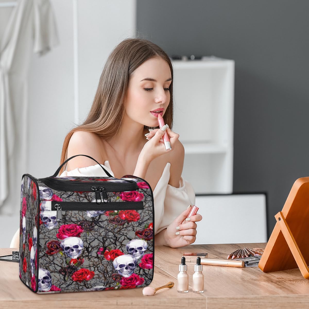 Sugar Skulls Halloween Decor Toiletry Bag for Women Travel Makeup Organizer with Hanging Hook Traveling Cosmetic Bags for Toiletries Accessories