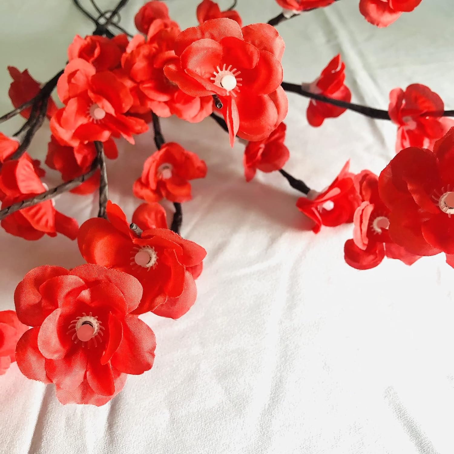 Paquete de 2 luces LED rojas de ramas Bossom de ciruela, funciona con pilas, ramas artificiales, lamei floral, pequeñas ramitas de 30 pulgadas, 20