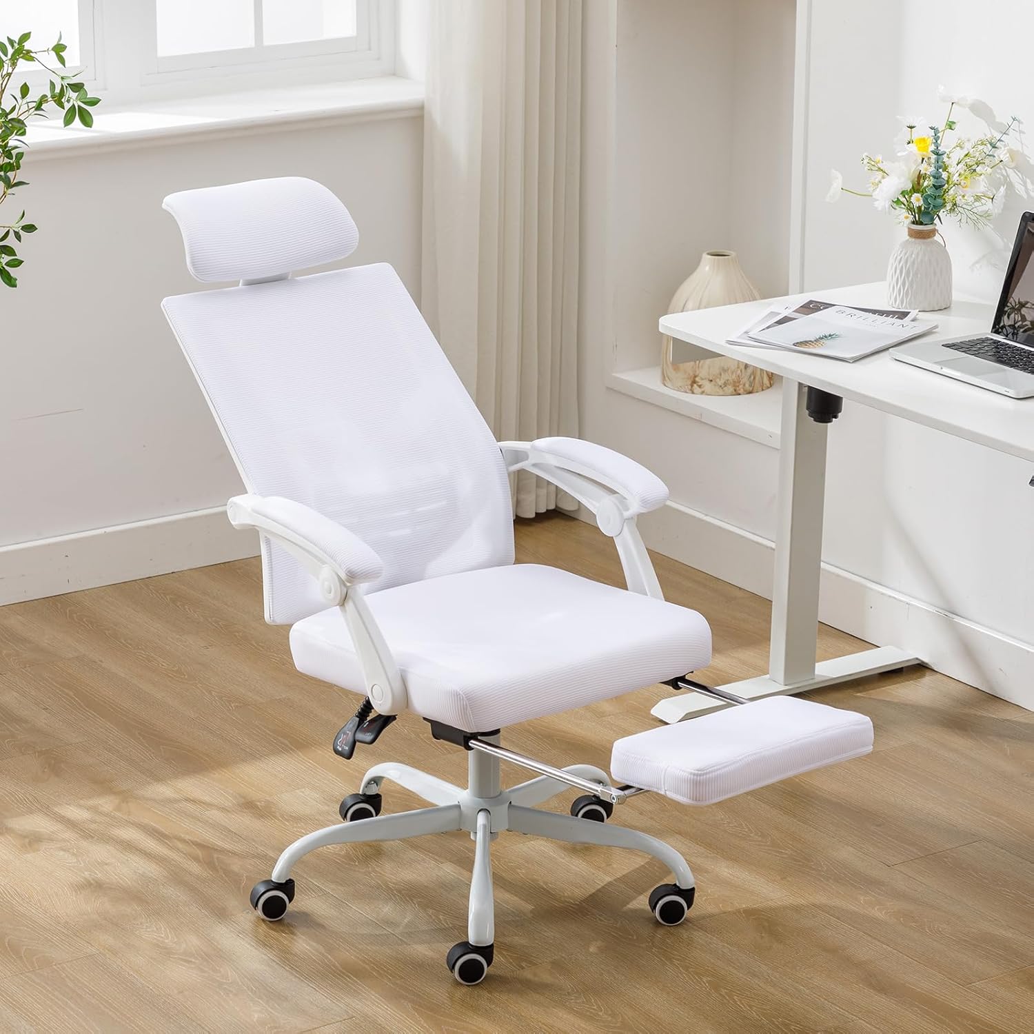 Qulomvs Silla de oficina ergonómica de malla con reposapiés, silla de escritorio de oficina en casa con reposacabezas y respaldo, silla de