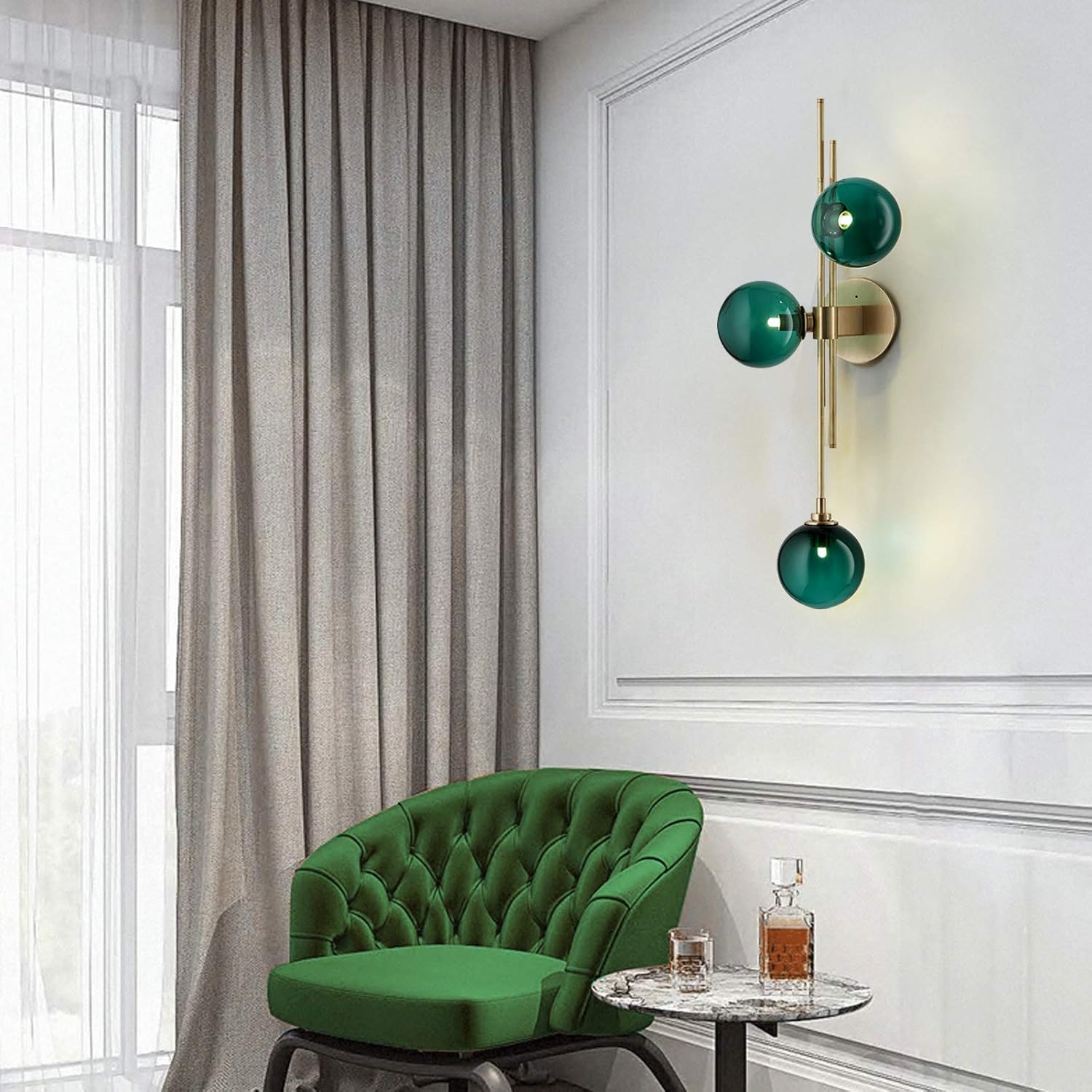 Aplique de pared moderno de mediados de siglo, 3 luces de globo de vidrio, elegante lámpara de pared decorativa de vidrio verde transparente para