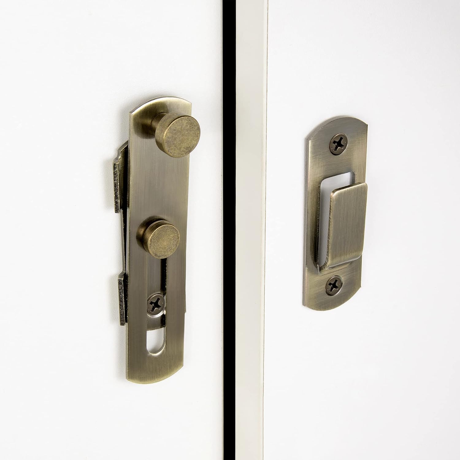INIRET Paquete de 4 pestillos para puerta de granero, 3.93 x 2.75 pulgadas, de acero inoxidable, de bronce, cerraduras de puerta abatibles,