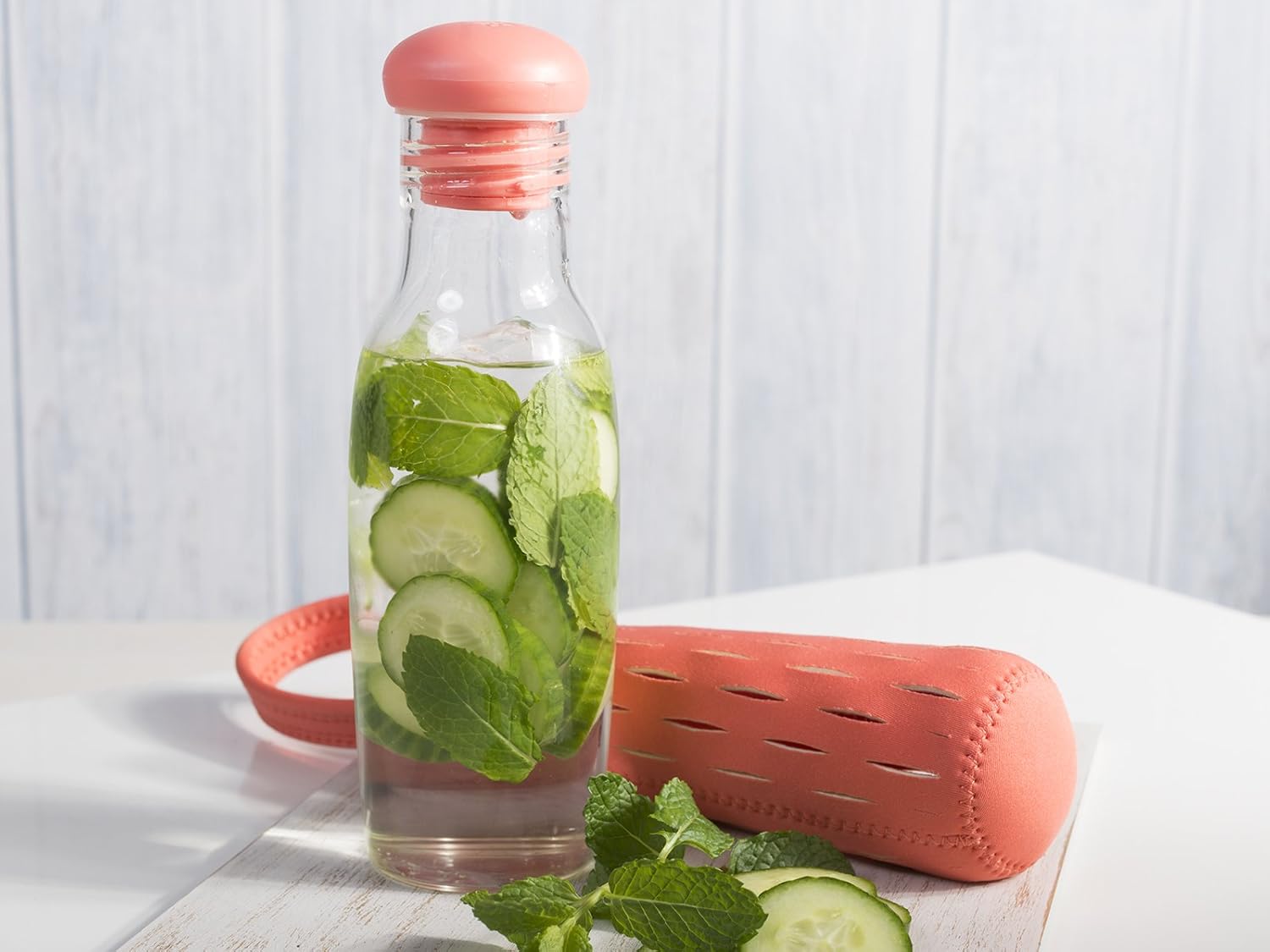 BUILT NY – Botella de agua de vidrio con bolsa de neopreno, 17 onzas, coral