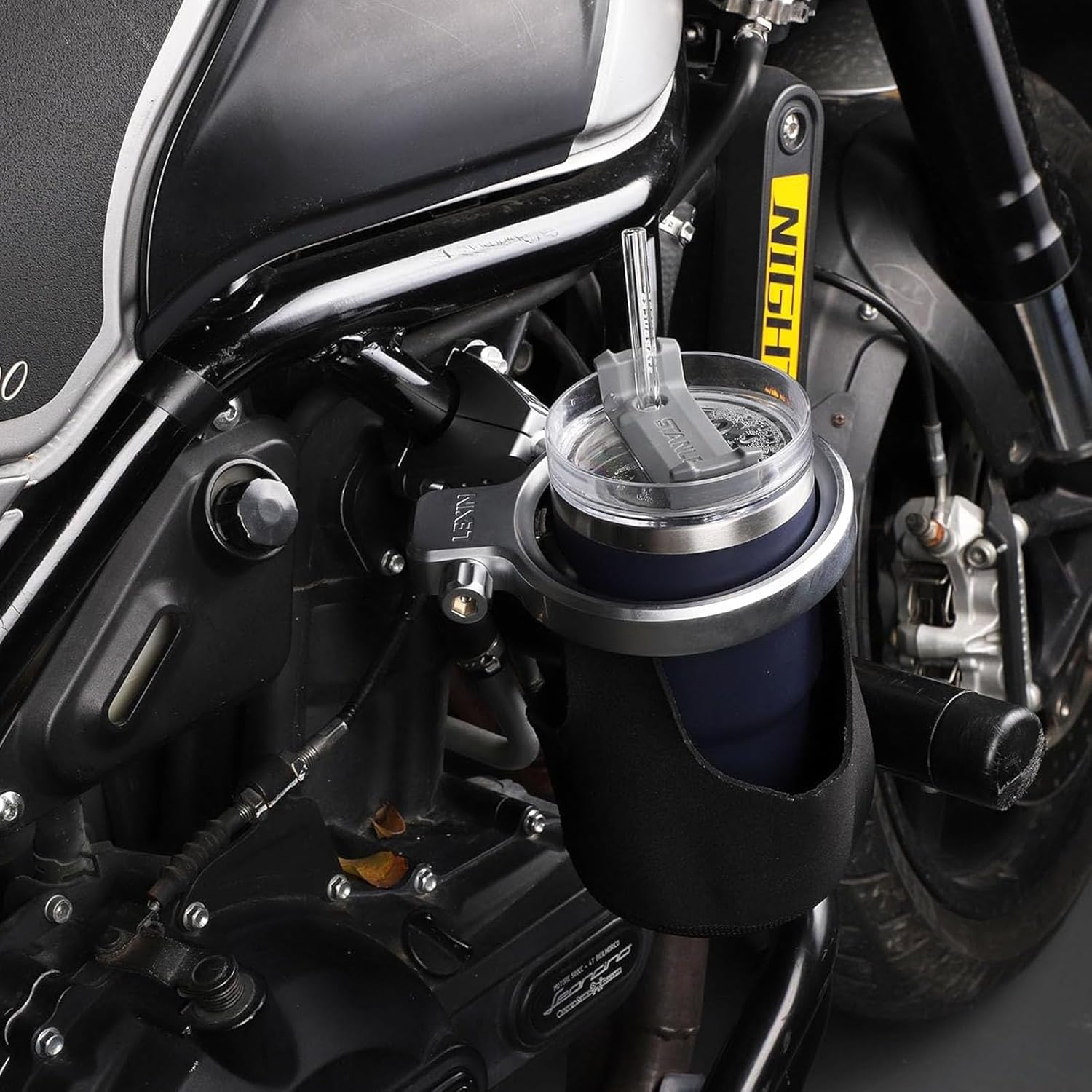 LEXIN C4 – Portavasos de motocicleta para Harley Davidson, soporte grande de aluminio para bebidas con soporte de bola giratoria de 360 y abrazadera