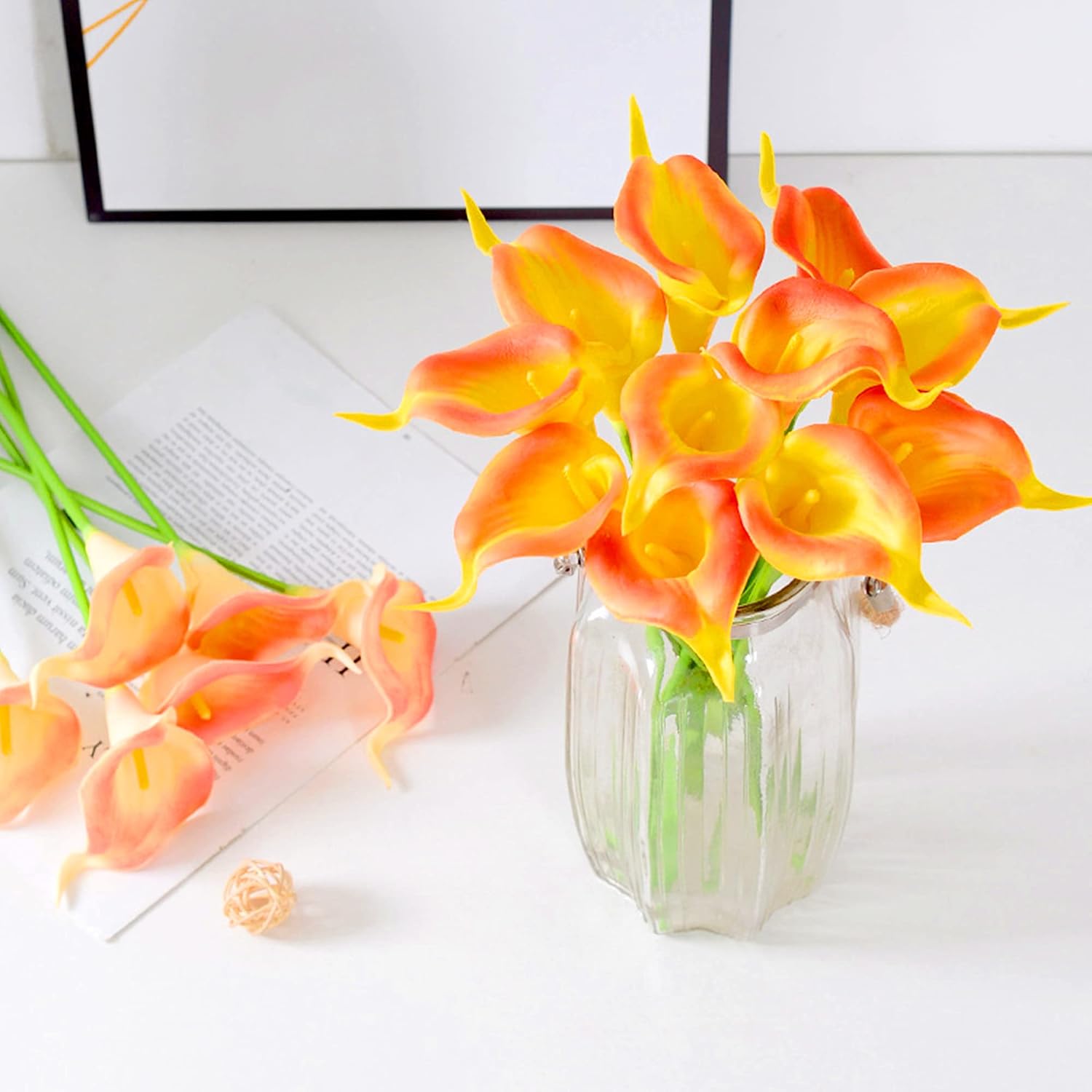 UKELER 20 flores artificiales a granel de color naranja y amarillo falsas para decoración del hogar, cocina, oficina, fiesta, boda, arreglo floral