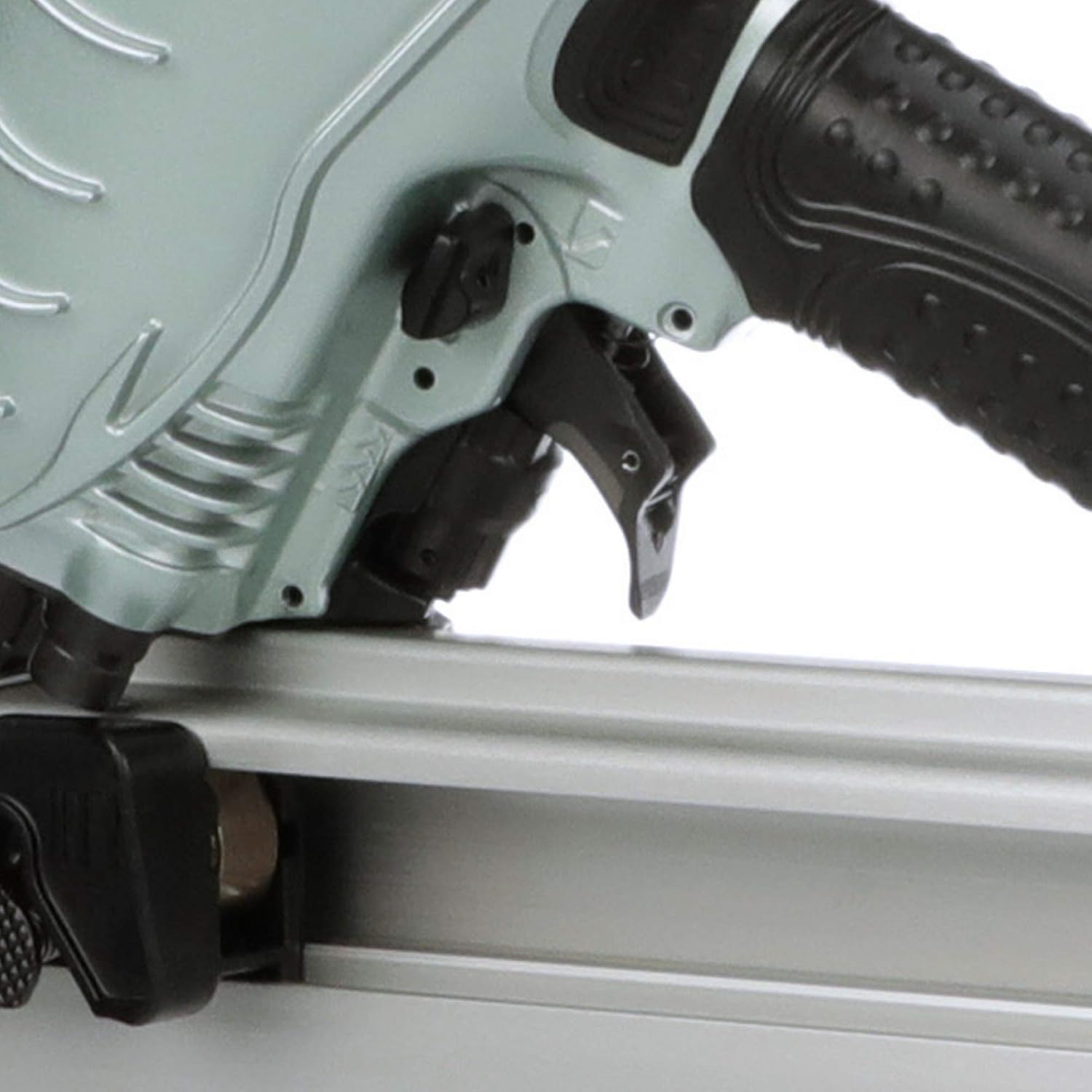 Metabo HPT Clavadora para enmarcar  Marca Pro Preferred de clavadoras neumáticas  Cargador de 30 grados  Acepta clavos de papel de 2 a 3-12 pulgadas