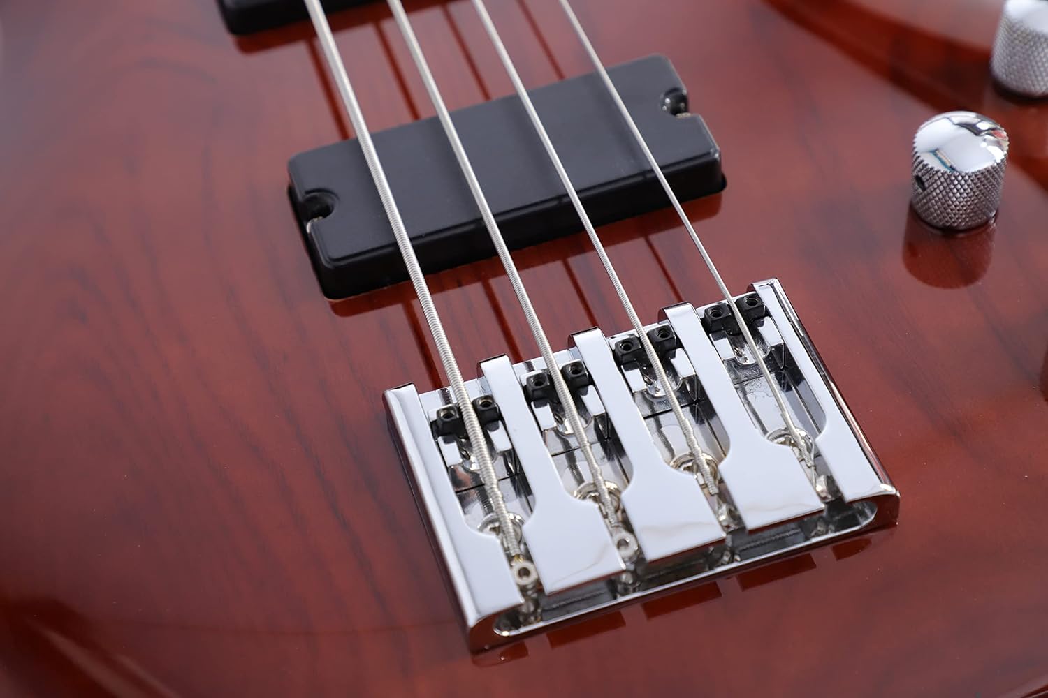 Bajo eléctrico de 4 cuerdas, tamaño completo estándar diestro para principiantes, intermedios y profesionales, color marrón con perilla plateada