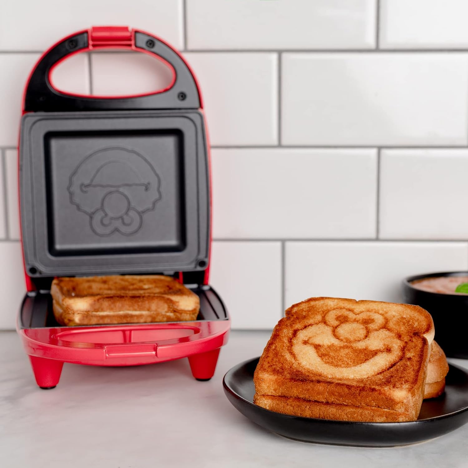Uncanny Brands Sesame Street Elmo – Sandwichera individual – Plaza Sésamo
