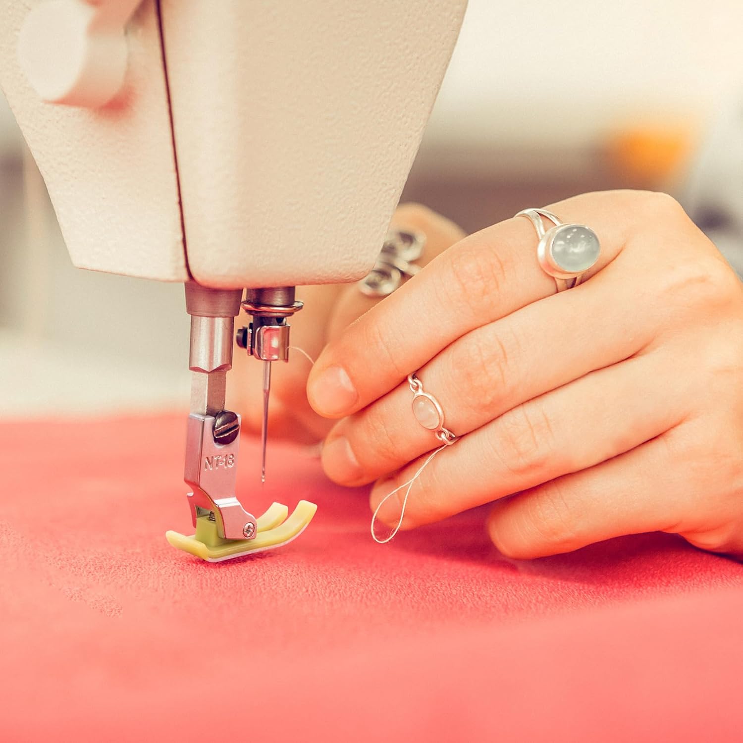 8 pies prensatelas de costura, prensatelas de plástico antiadherentes, prensatelas de costura resistentes al desgaste para máquinas de coser