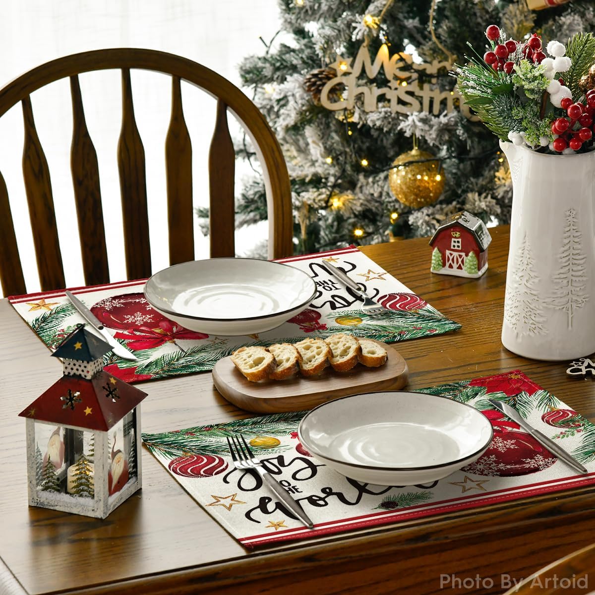 Artoid Mode Joy to The World – Juego de 4 manteles individuales de Navidad con bolas rojas de Navidad, de 12 x 18 pulgadas, para decoración de