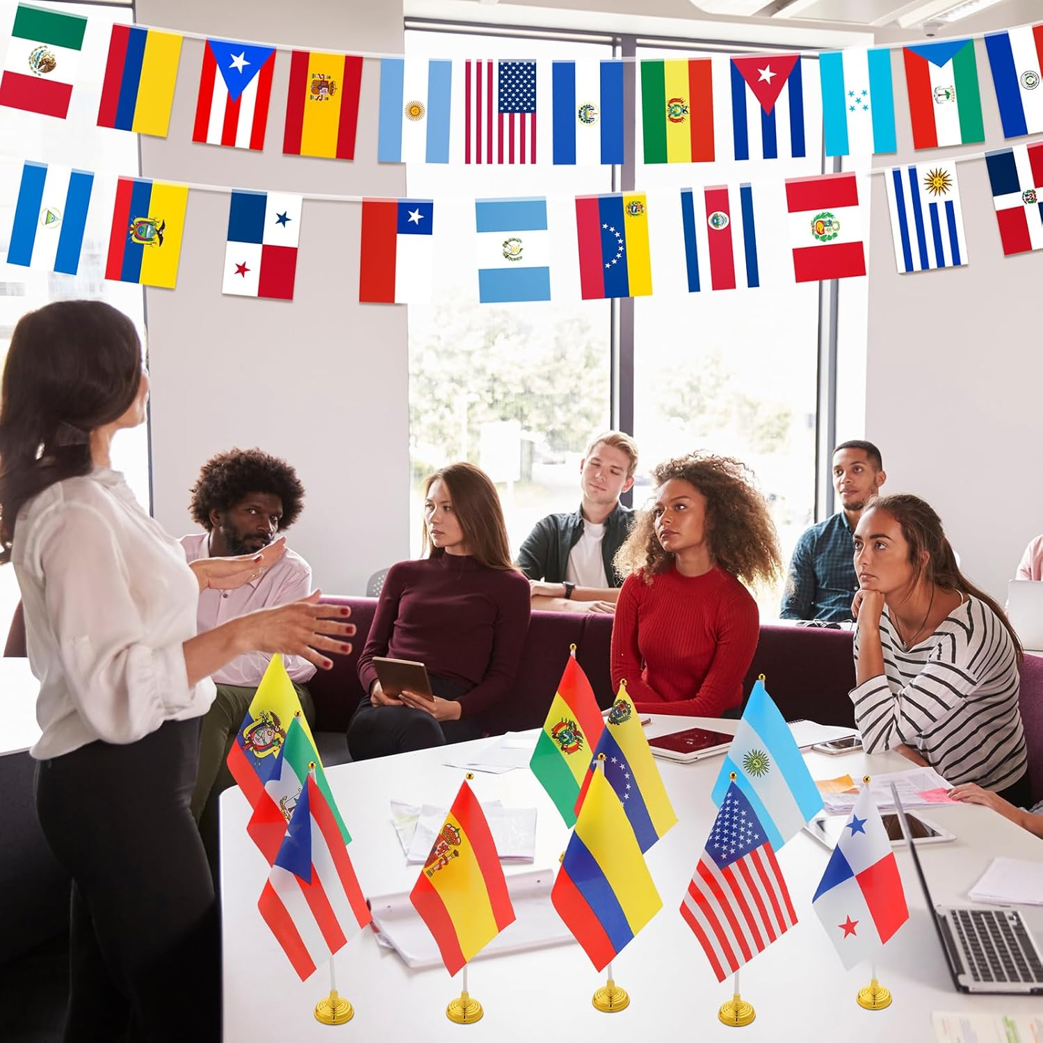 Juego de 66 banderas de habla hispana de 22 países, 22 banderas de mano con base de soporte, 2 juegos de 22 banderas de países de habla hispana para