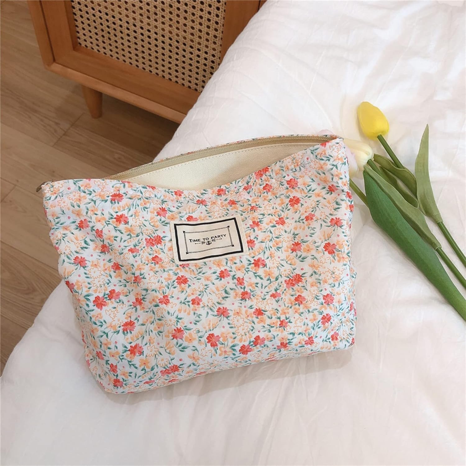 Aganmi Bolsa de maquillaje floral para mujer con cremallera, bolsas de cosméticos estéticas con forro de lona, bonitas bolsas de maquillaje de viaje