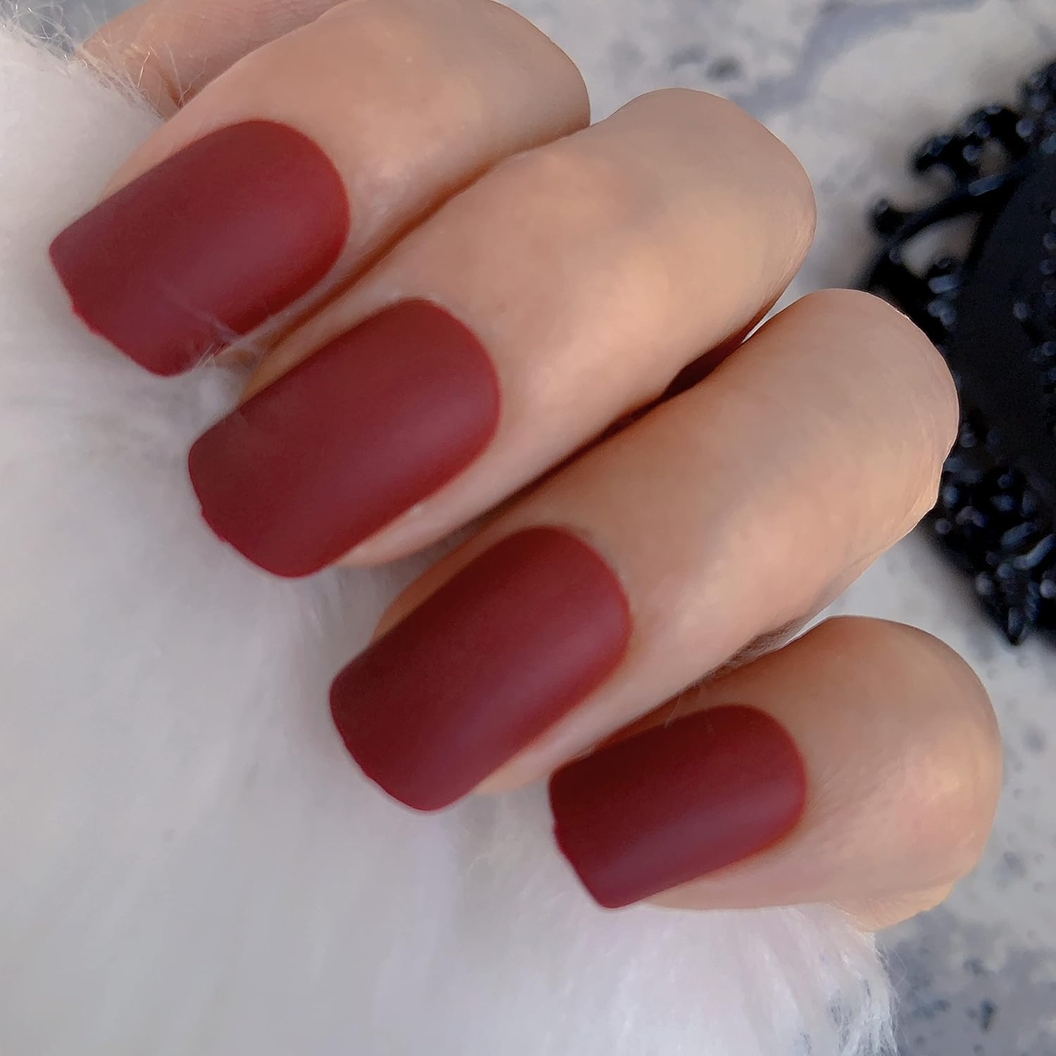 IKISKT Uñas postizas a presión de color rojo oscuro, reutilizables, de color sólido, cortas, acrílicas, artificiales, cobertura completa, cuadradas,