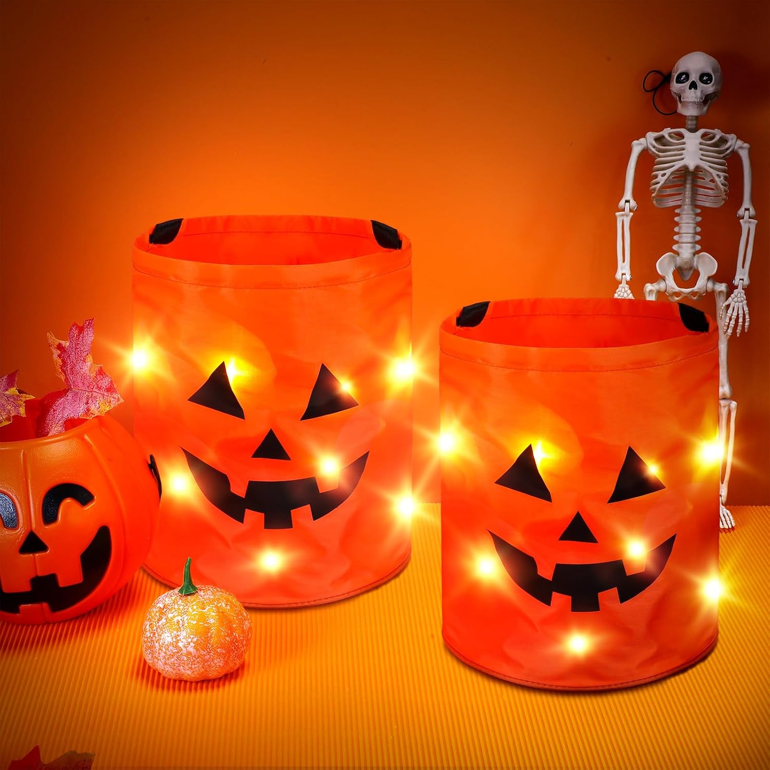 Bolsas de Halloween con luz LED para trucos o tratos, cubo de calabaza iluminada, bolsa de dulces de Halloween con cara de calabaza sonrisa, cubo de